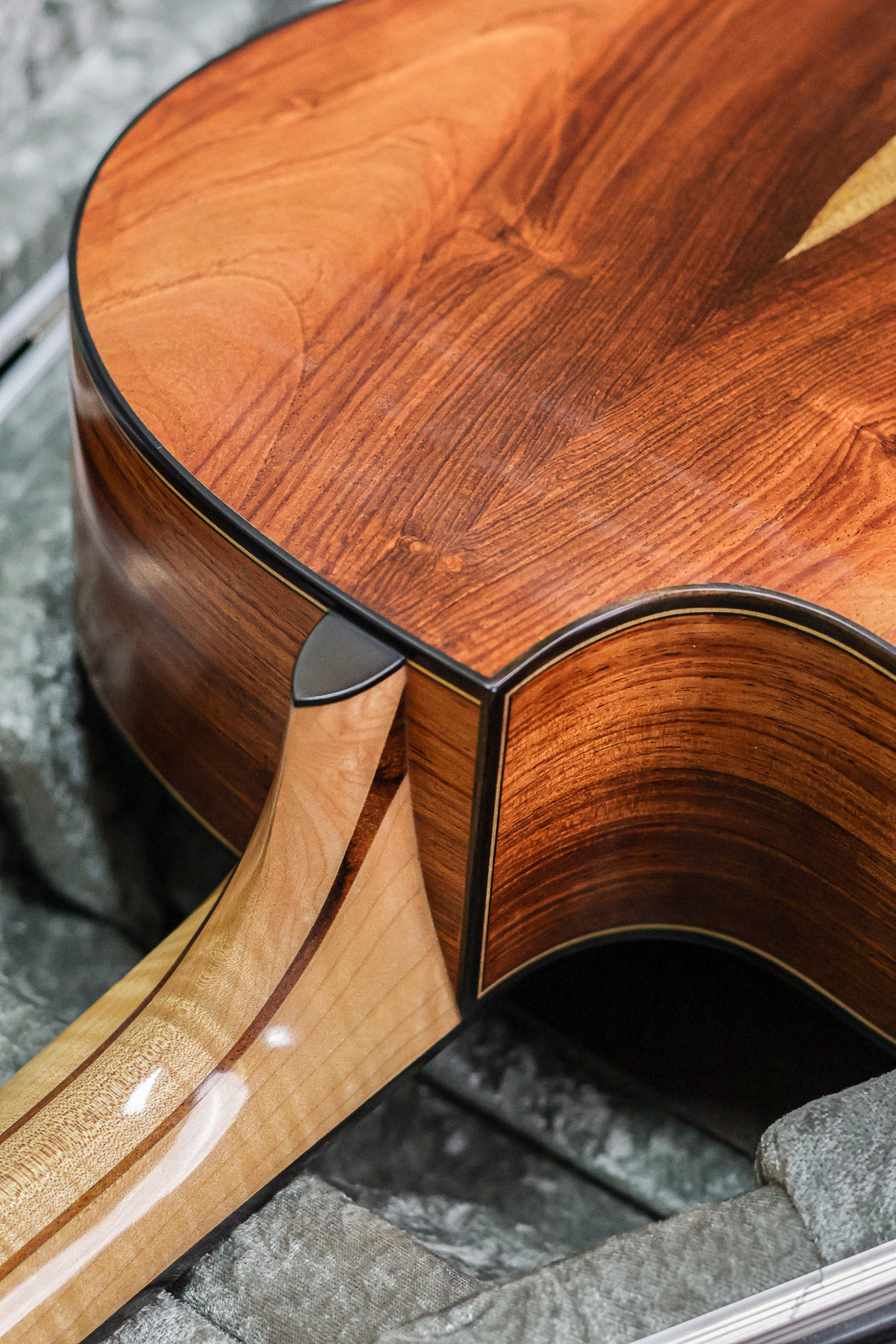 Lowden S-35W 2019 | Figured Walnut Natural