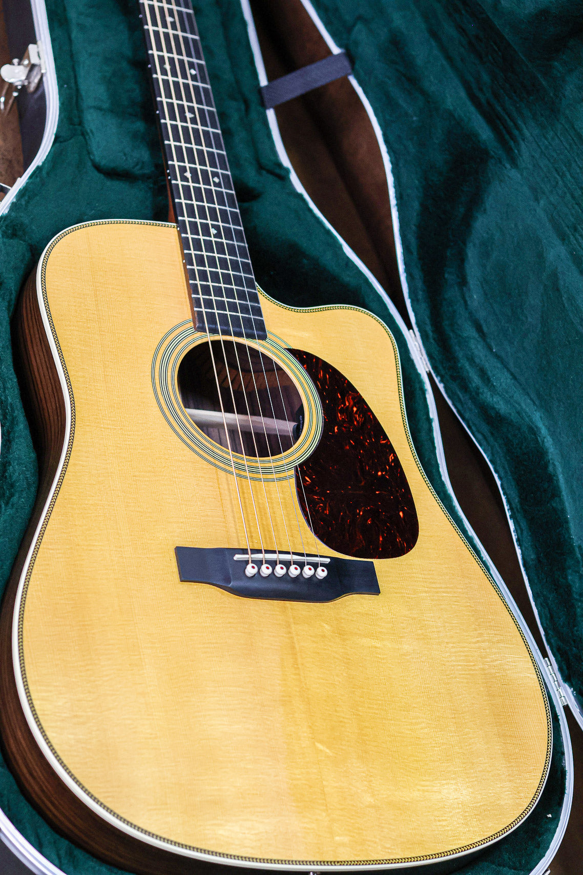 Martin HDC-28 Cutaway | Gloss Natural