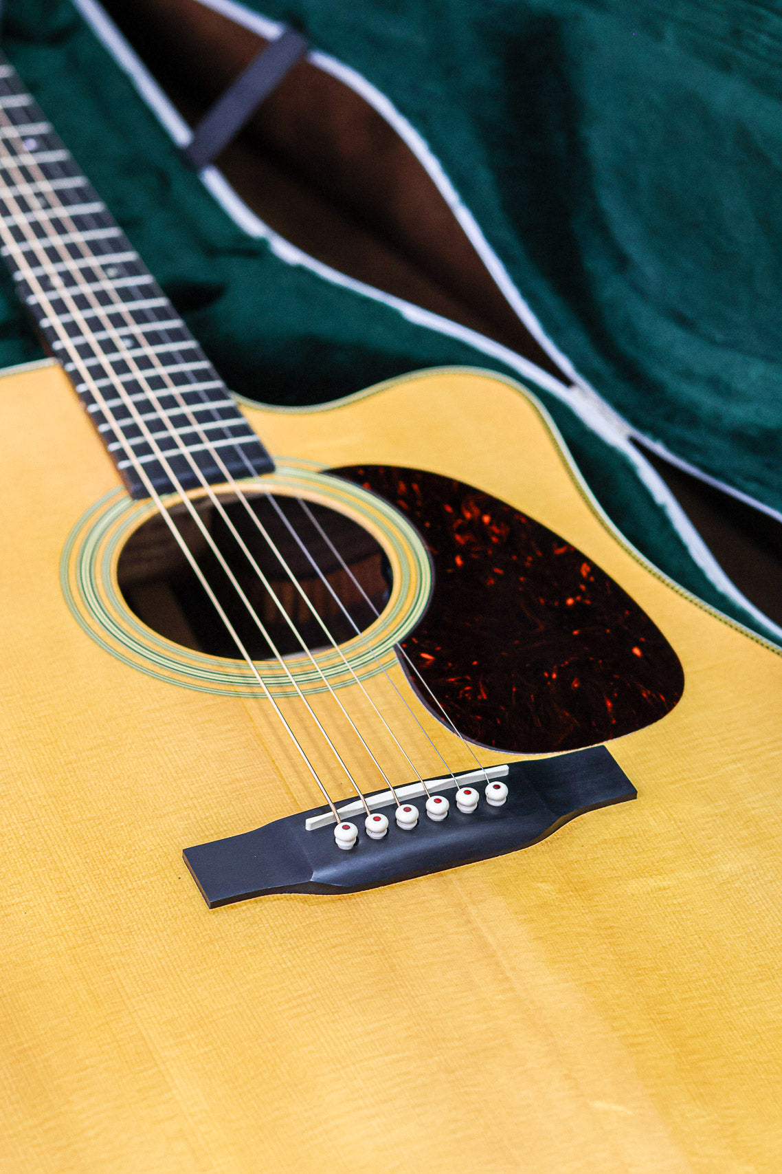 Martin HDC-28 Cutaway | Gloss Natural