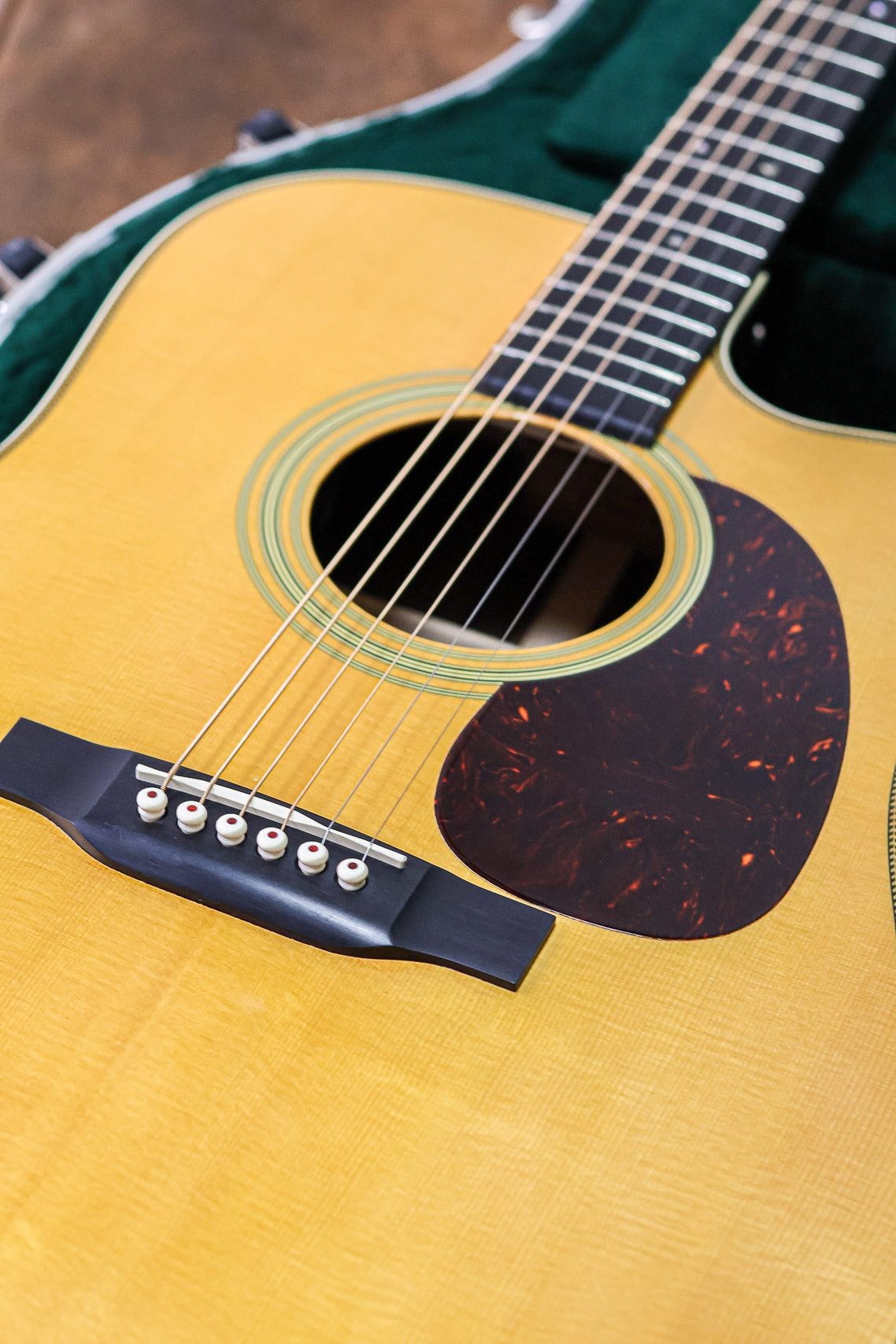 Martin HDC-28 Cutaway | Gloss Natural