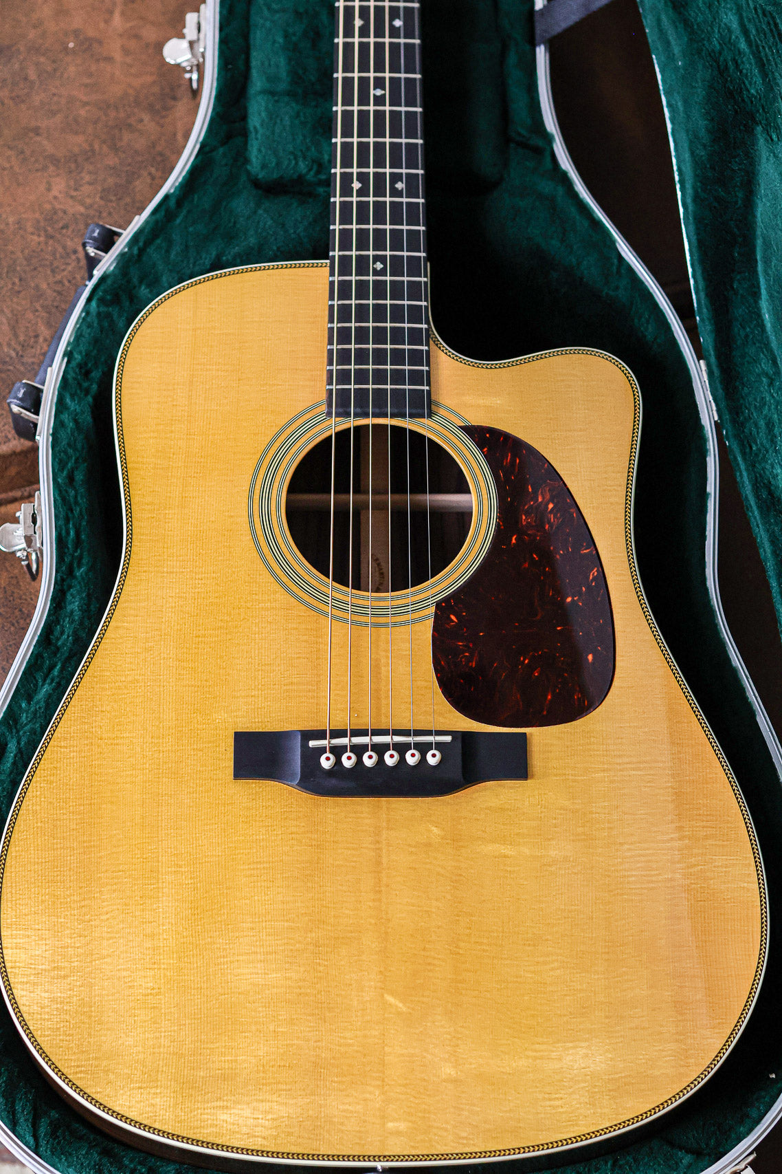 Martin HDC-28 Cutaway | Gloss Natural