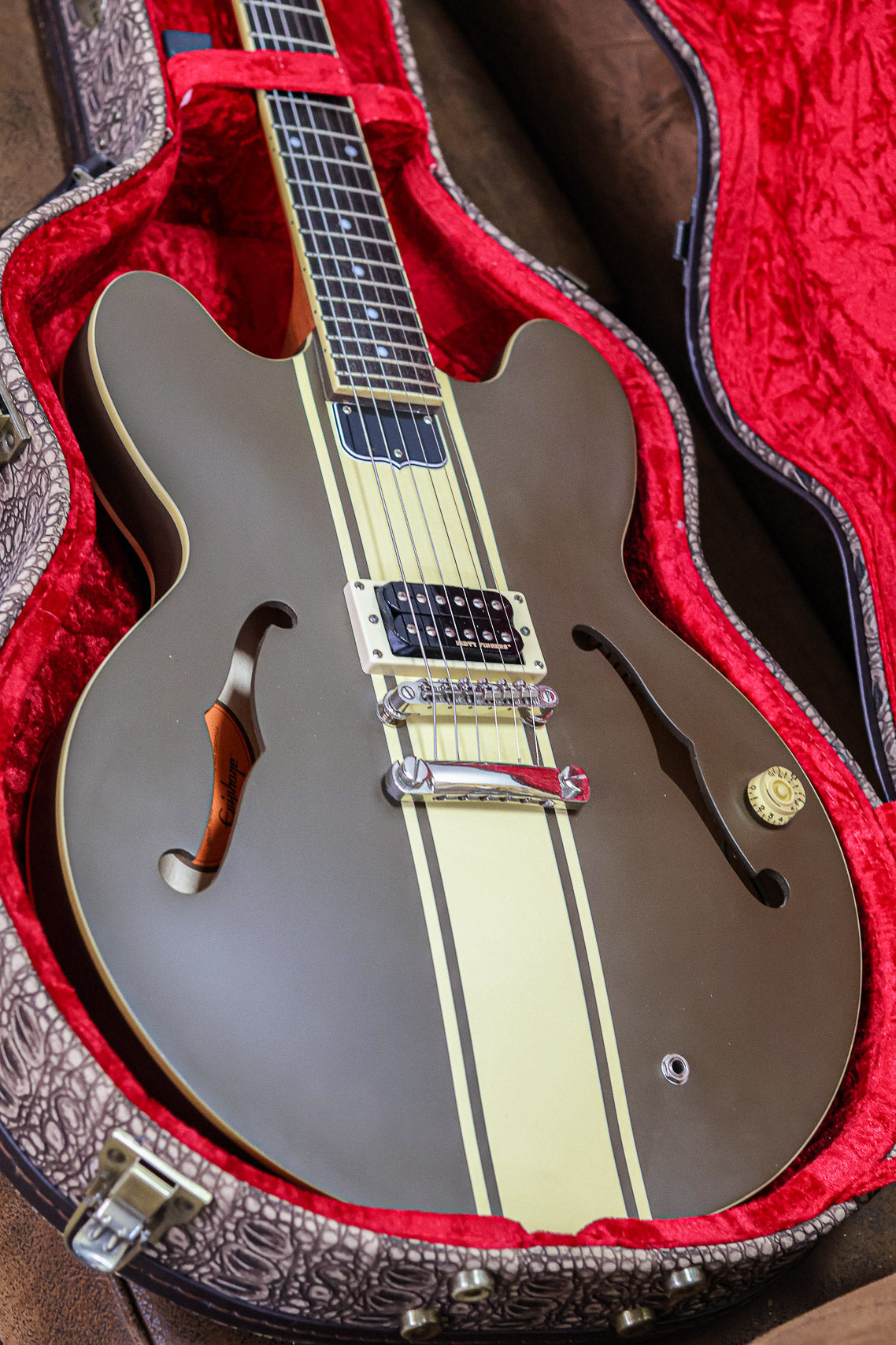 Epiphone Tom DeLonge Signature ES-333 | Brown Cream Stripe