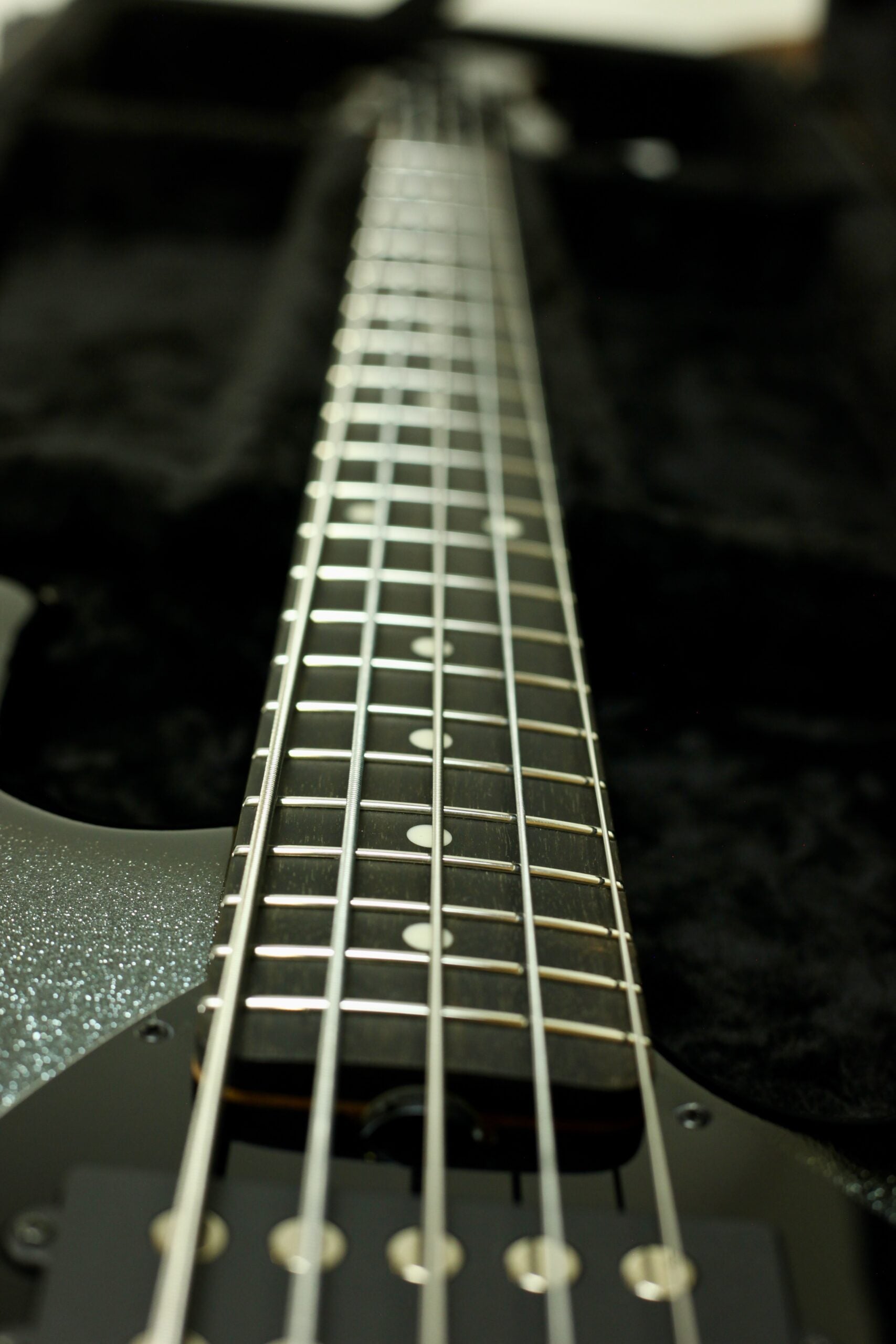 Music Man Stingray 5 | Black Rock