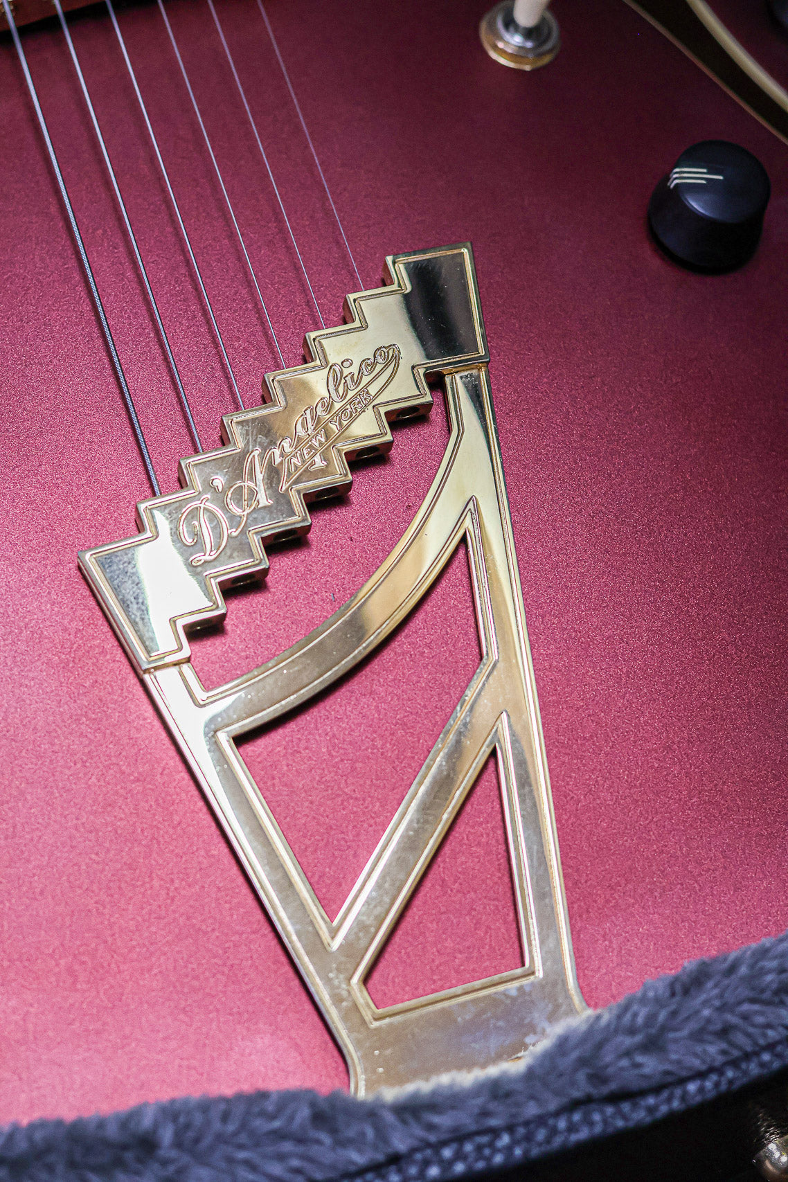 D’Angelico Deluxe DC Limited Edition 2020 | Matte Wine