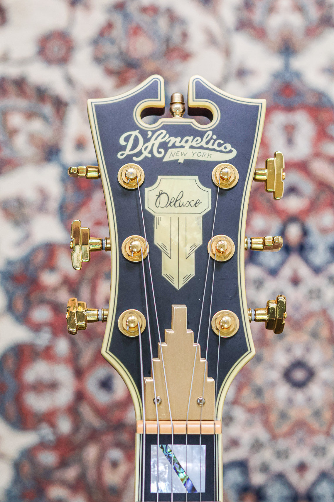 D’Angelico Deluxe DC Limited Edition 2020 | Matte Wine