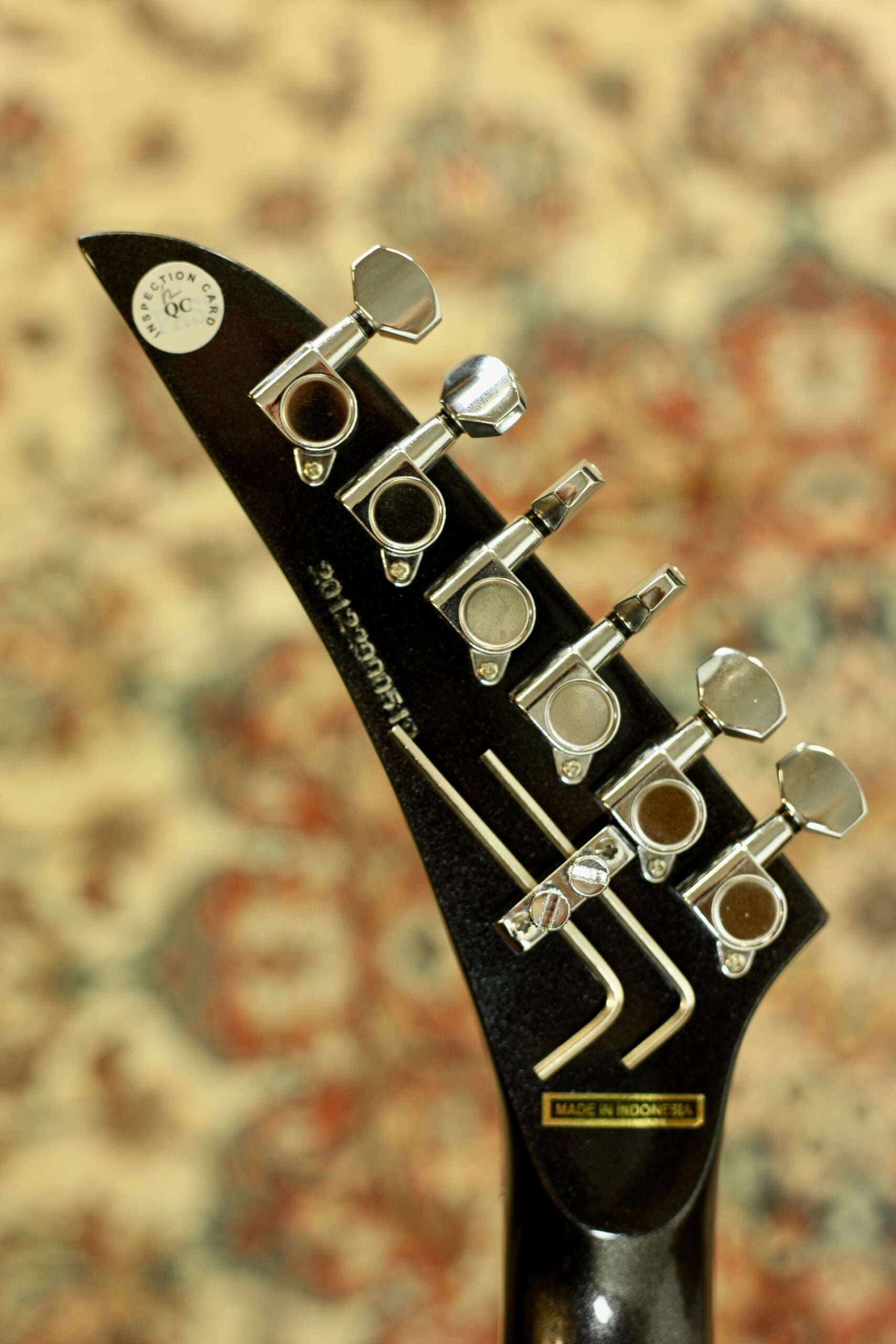 Kramer Guitars Tracii Guns Gunstar Voyager | Black Flame