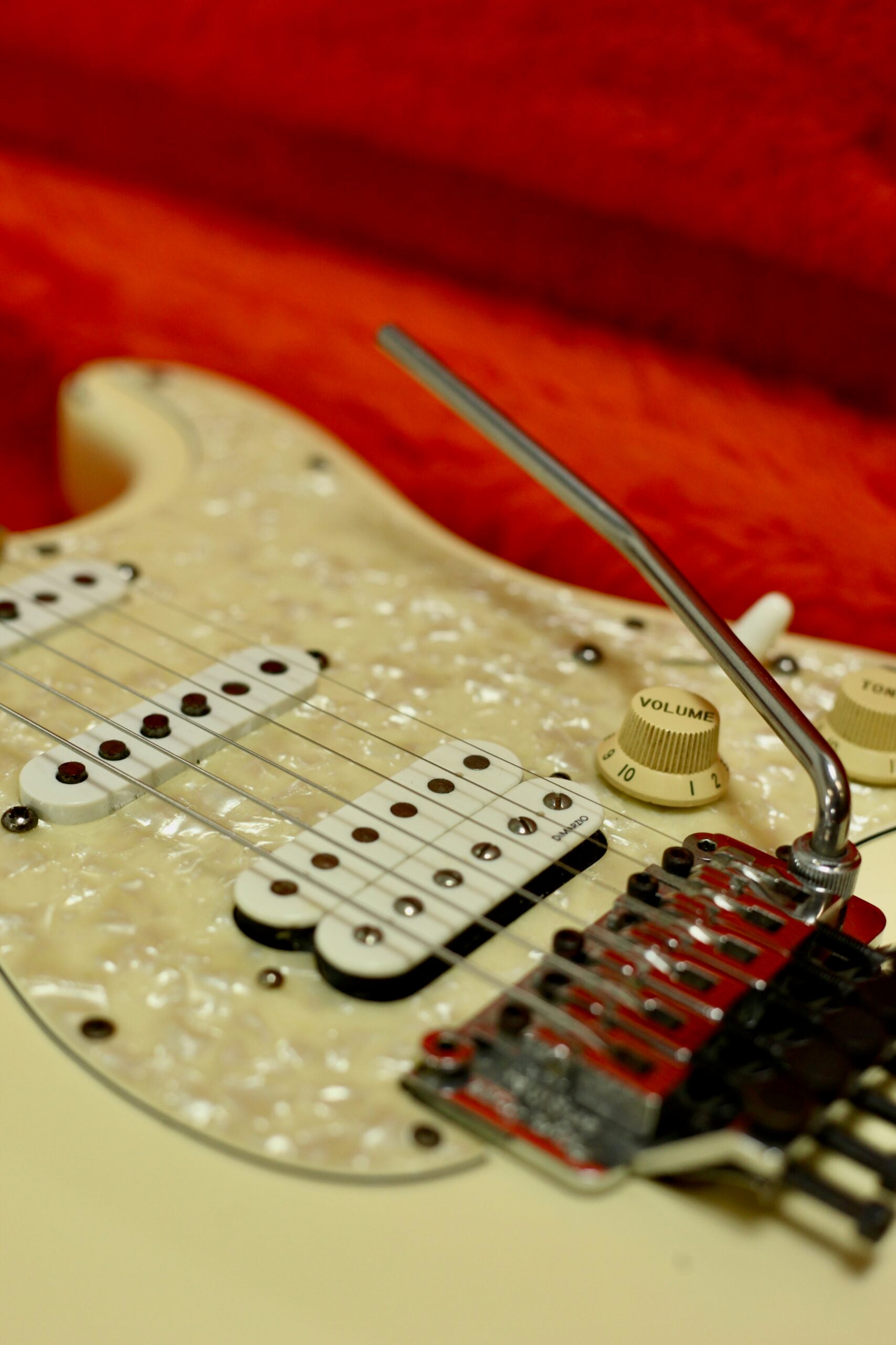 ギター Fender Richie Sambora Stratocaster Fender Richie Sambora Stratocaster 1993 | Arctic White