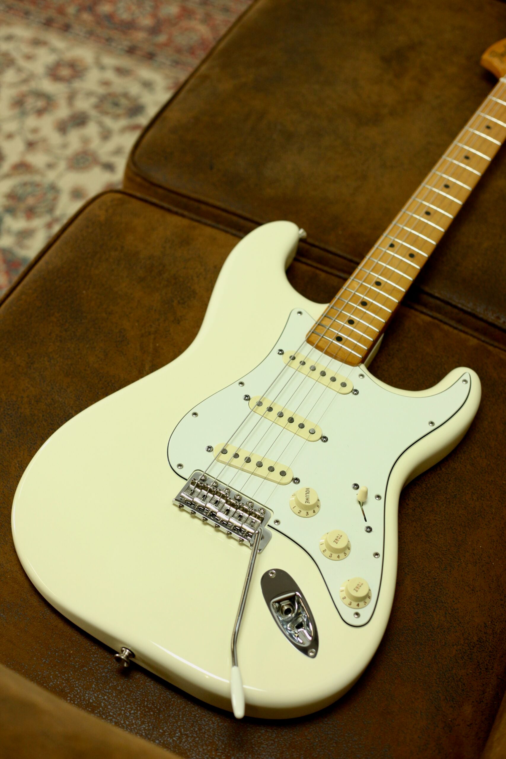 Fender Jimi Hendrix Signature Stratocaster | Olympic White