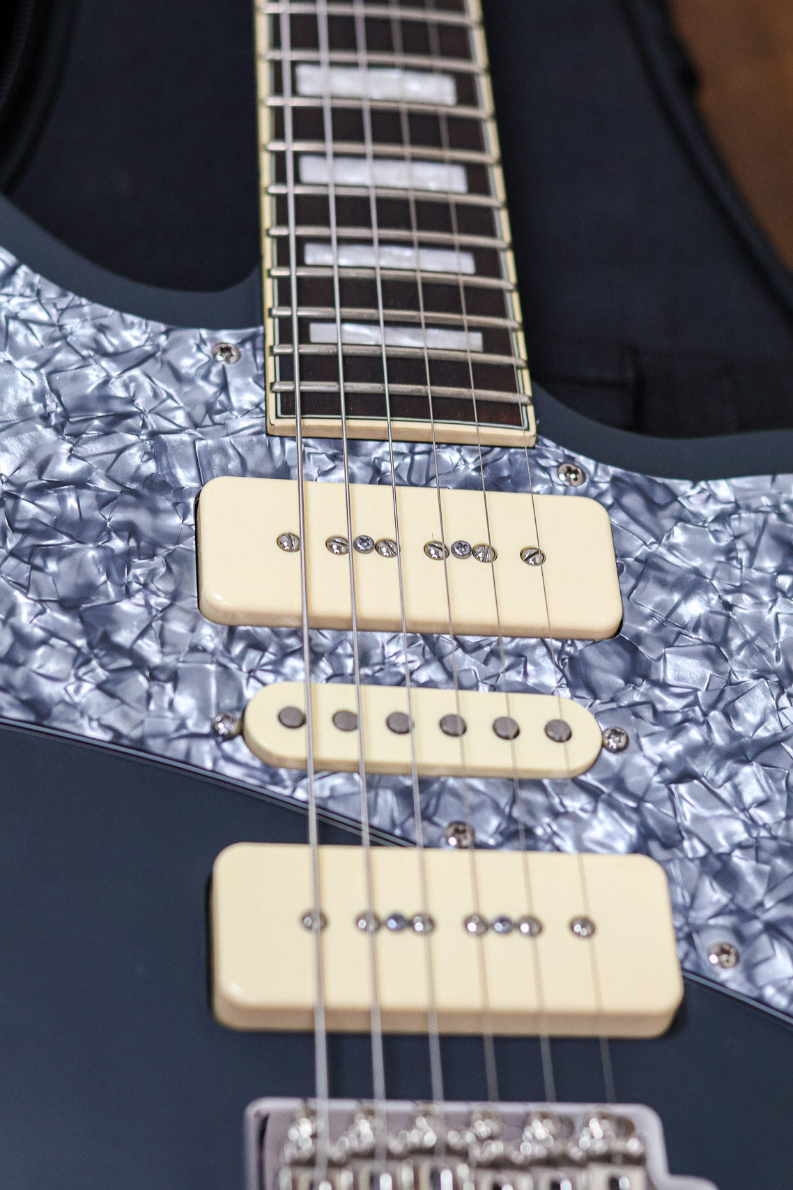 D'Angelico Deluxe Bob Weir Bedford | Matte Stone
