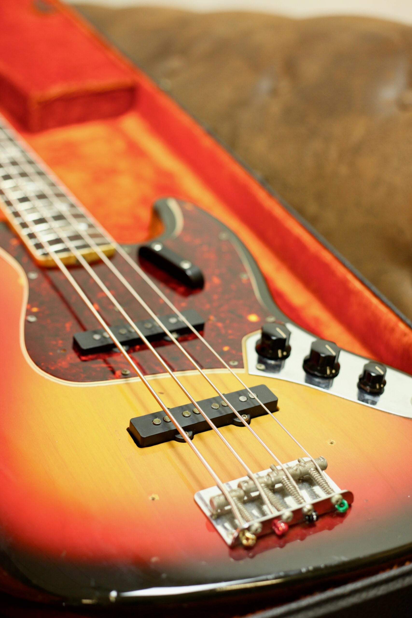 Fender Jazz Bass 1968 4.060kg | 3-Tone Sunburst
