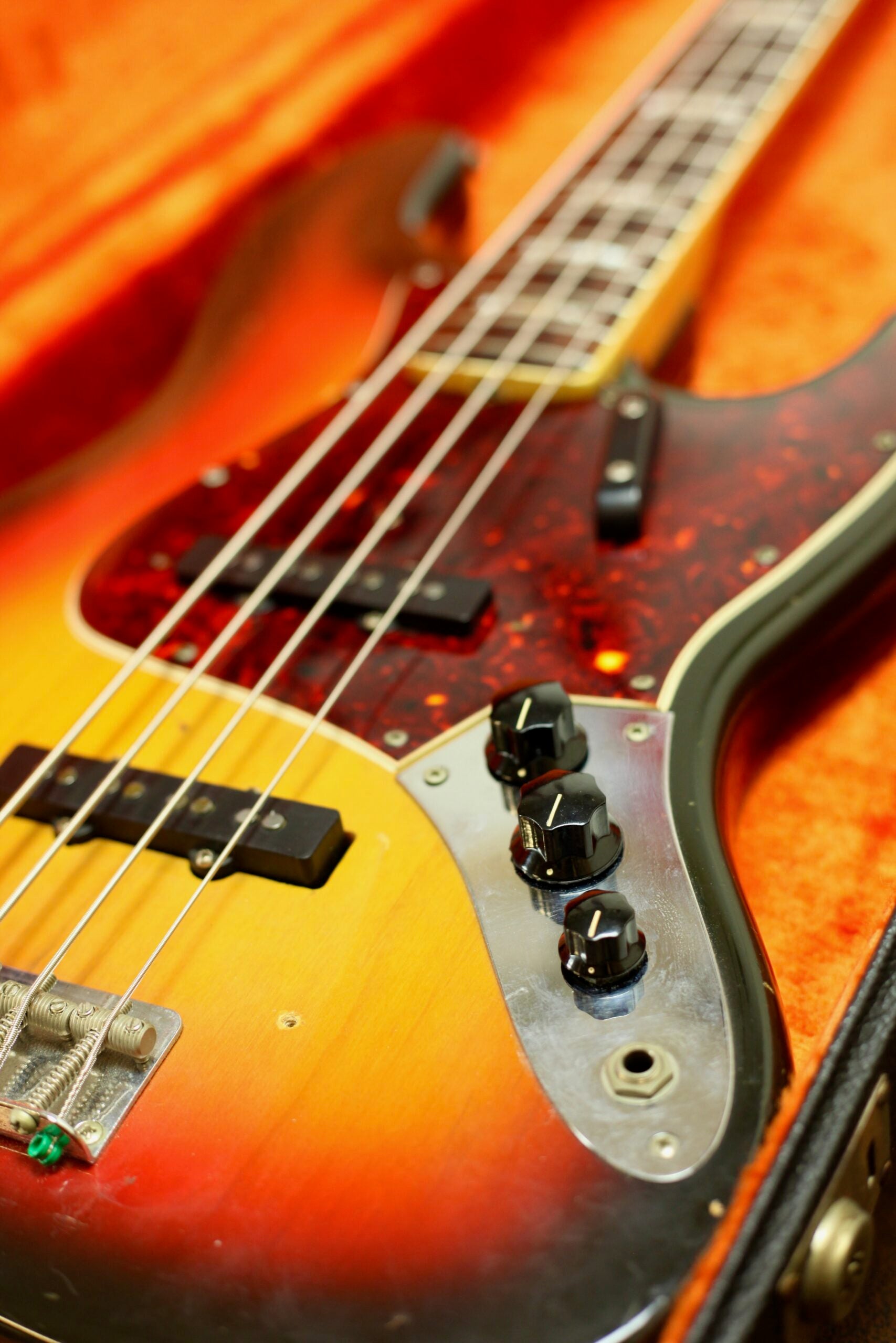 Fender Jazz Bass 1968 4.060kg | 3-Tone Sunburst