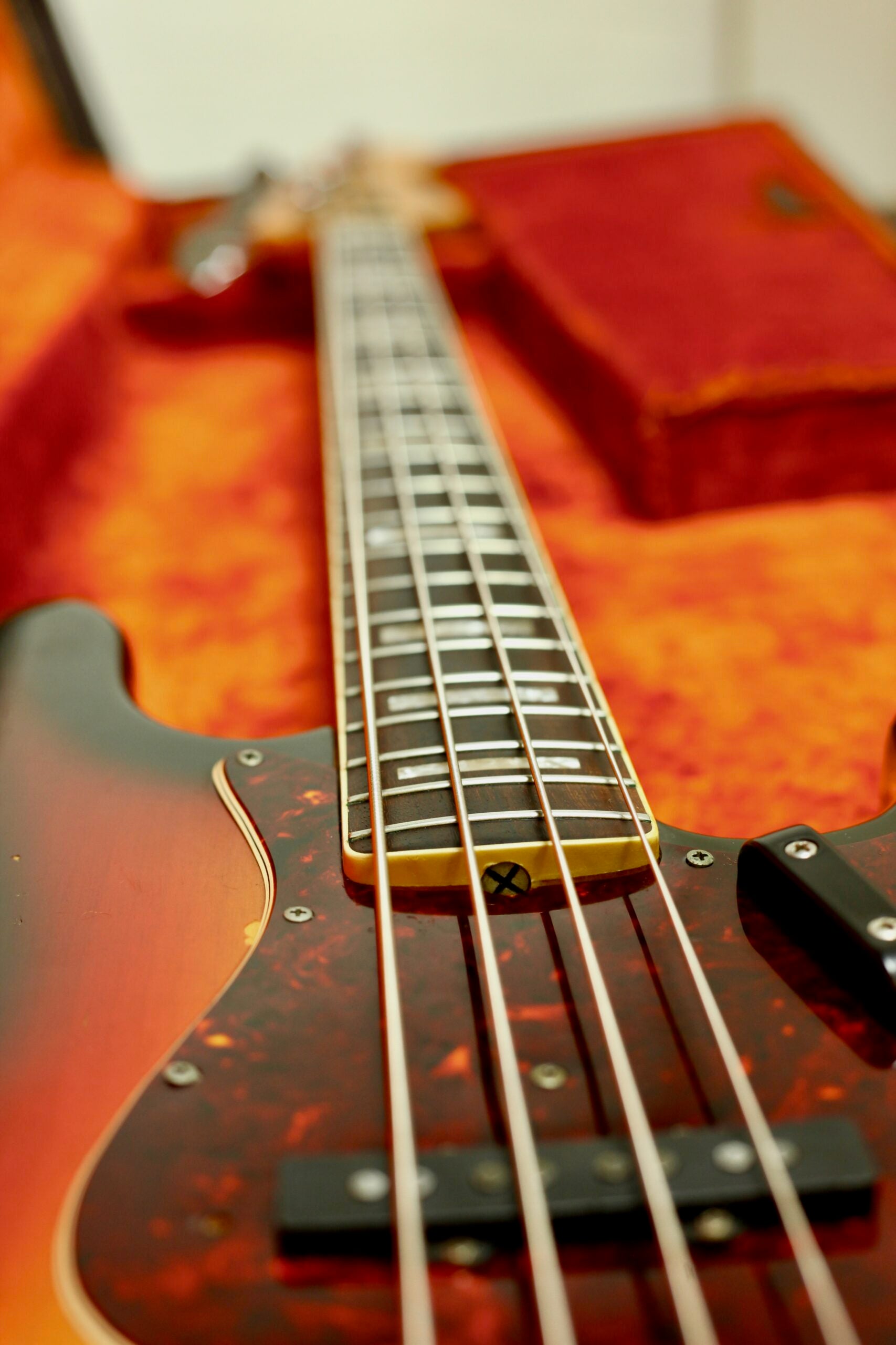 Fender Jazz Bass 1968 4.060kg | 3-Tone Sunburst