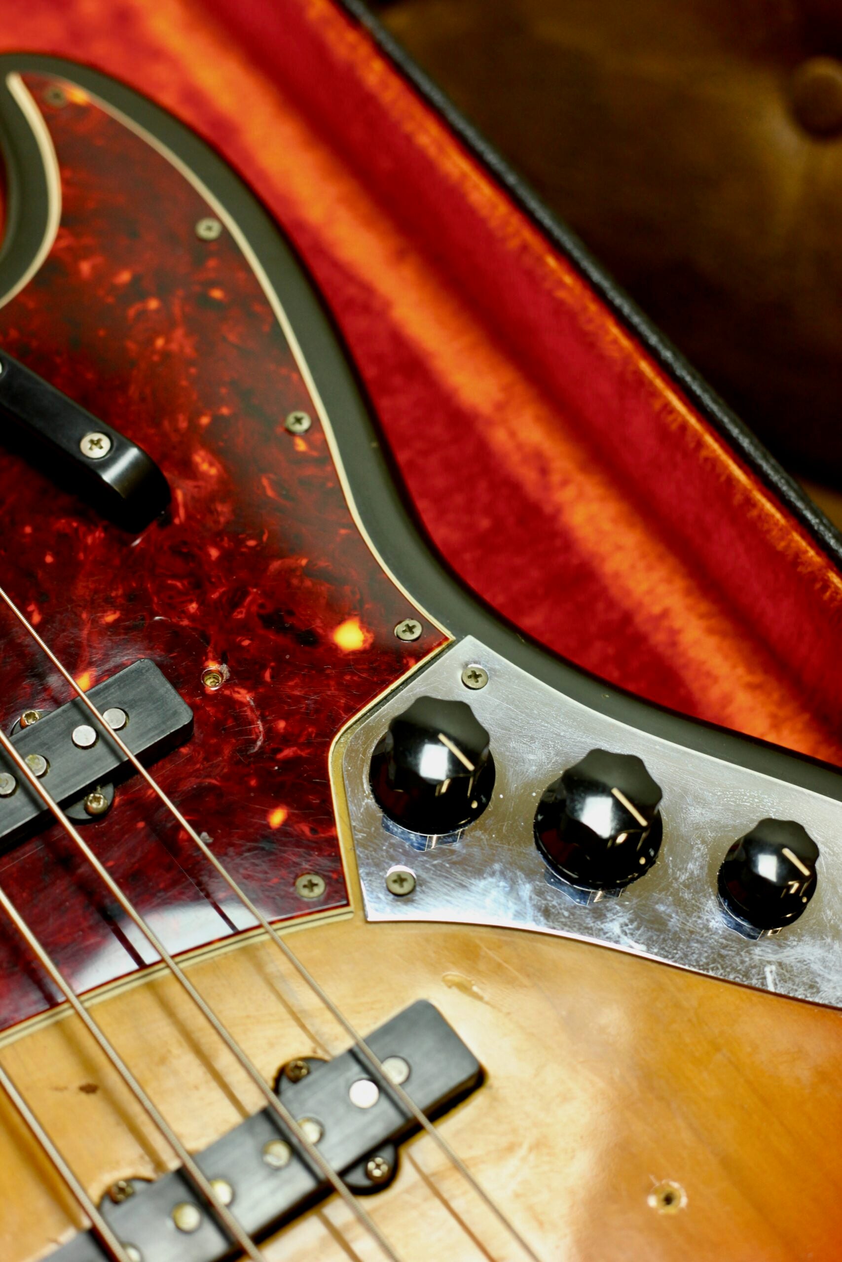 Fender Jazz Bass 1968 4.060kg | 3-Tone Sunburst