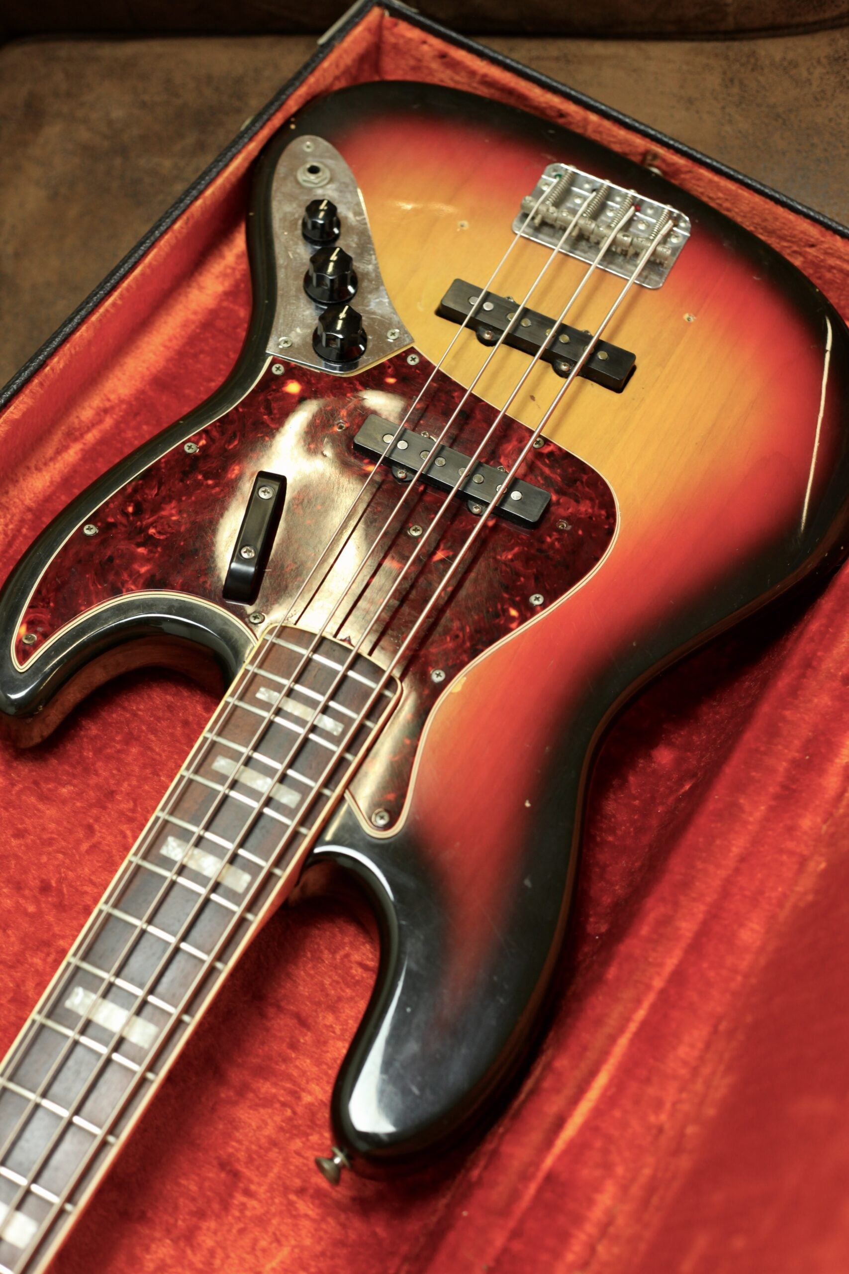 Fender Jazz Bass 1968 4.060kg | 3-Tone Sunburst