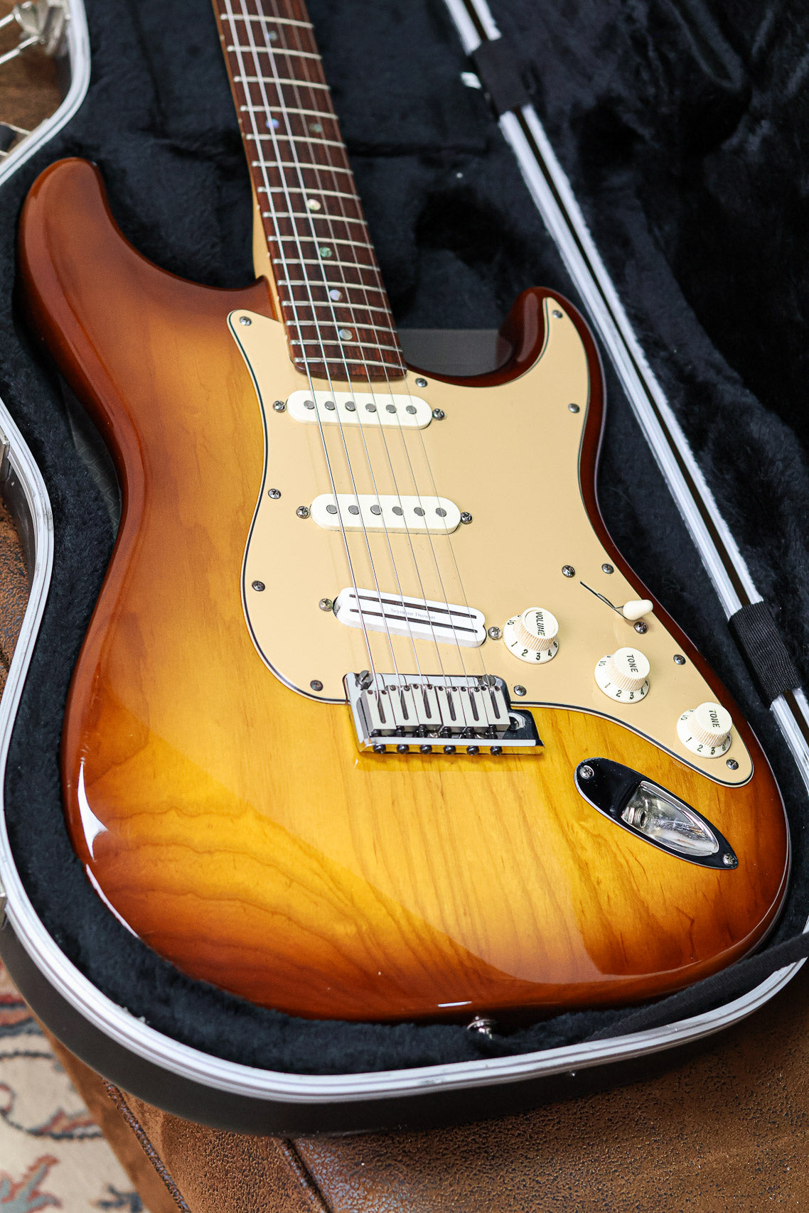 Fender American Deluxe Stratocaster 2005 | 3-Color Sunburst
