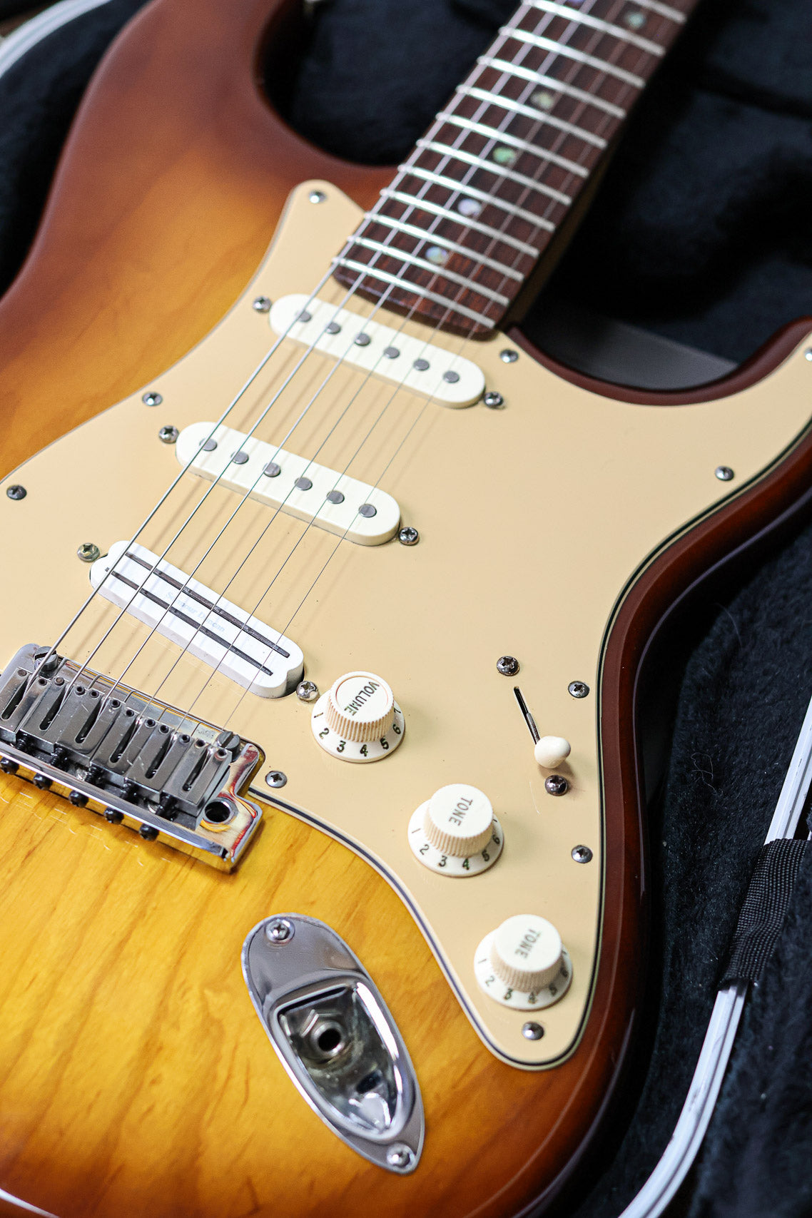 Fender American Deluxe Stratocaster 2005 | 3-Color Sunburst