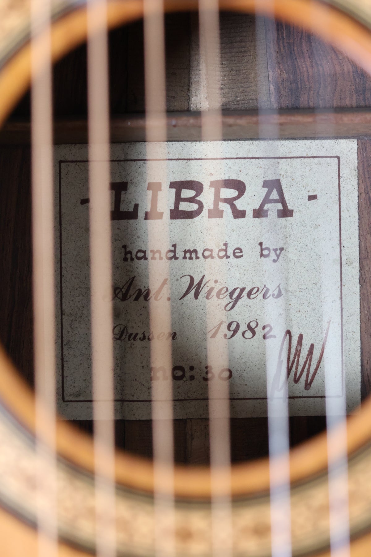 Anton Wiegers Libra 1982 | Natural