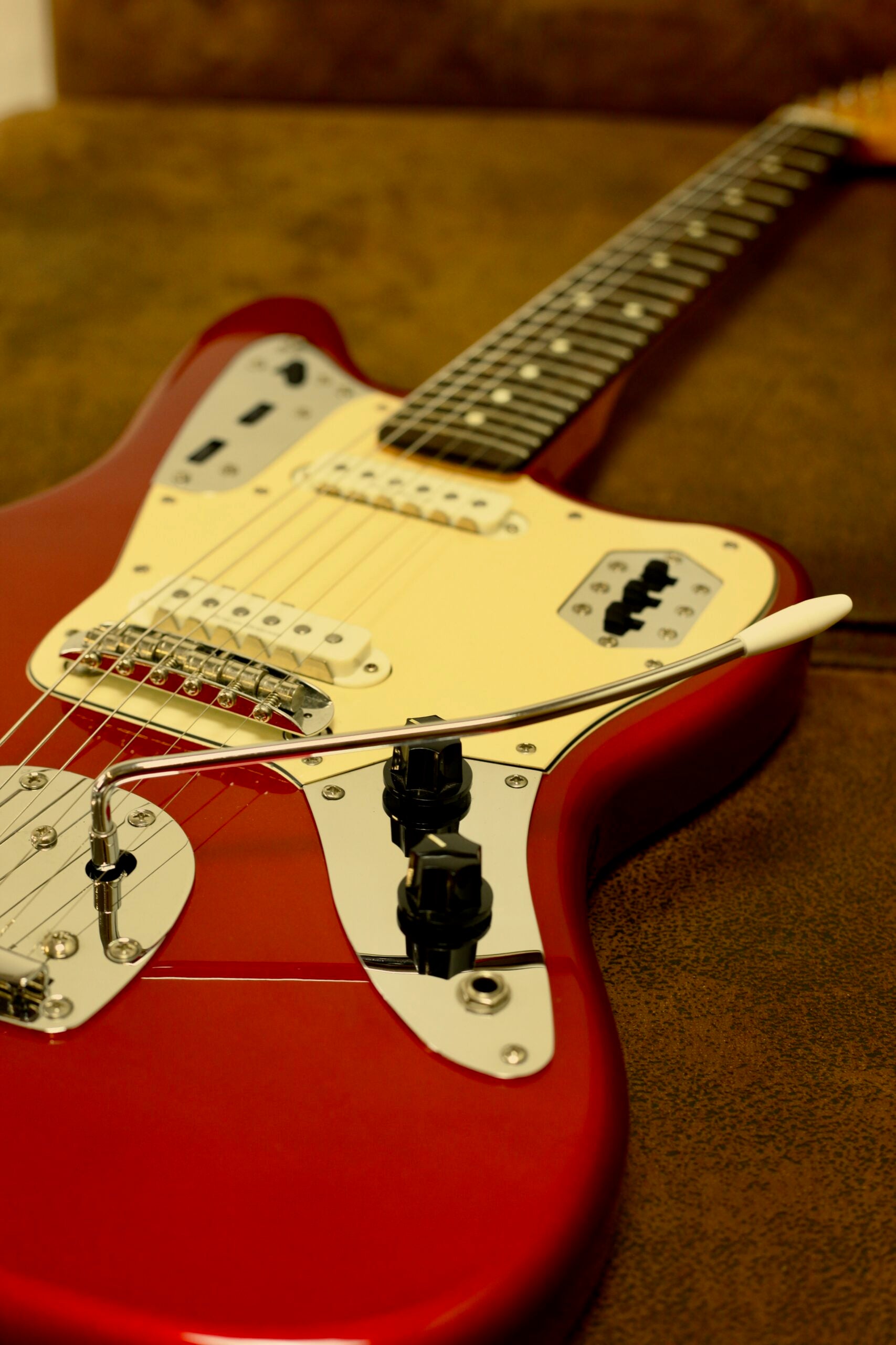 Squier Vintage Modified Jaguar | Candy Apple Red
