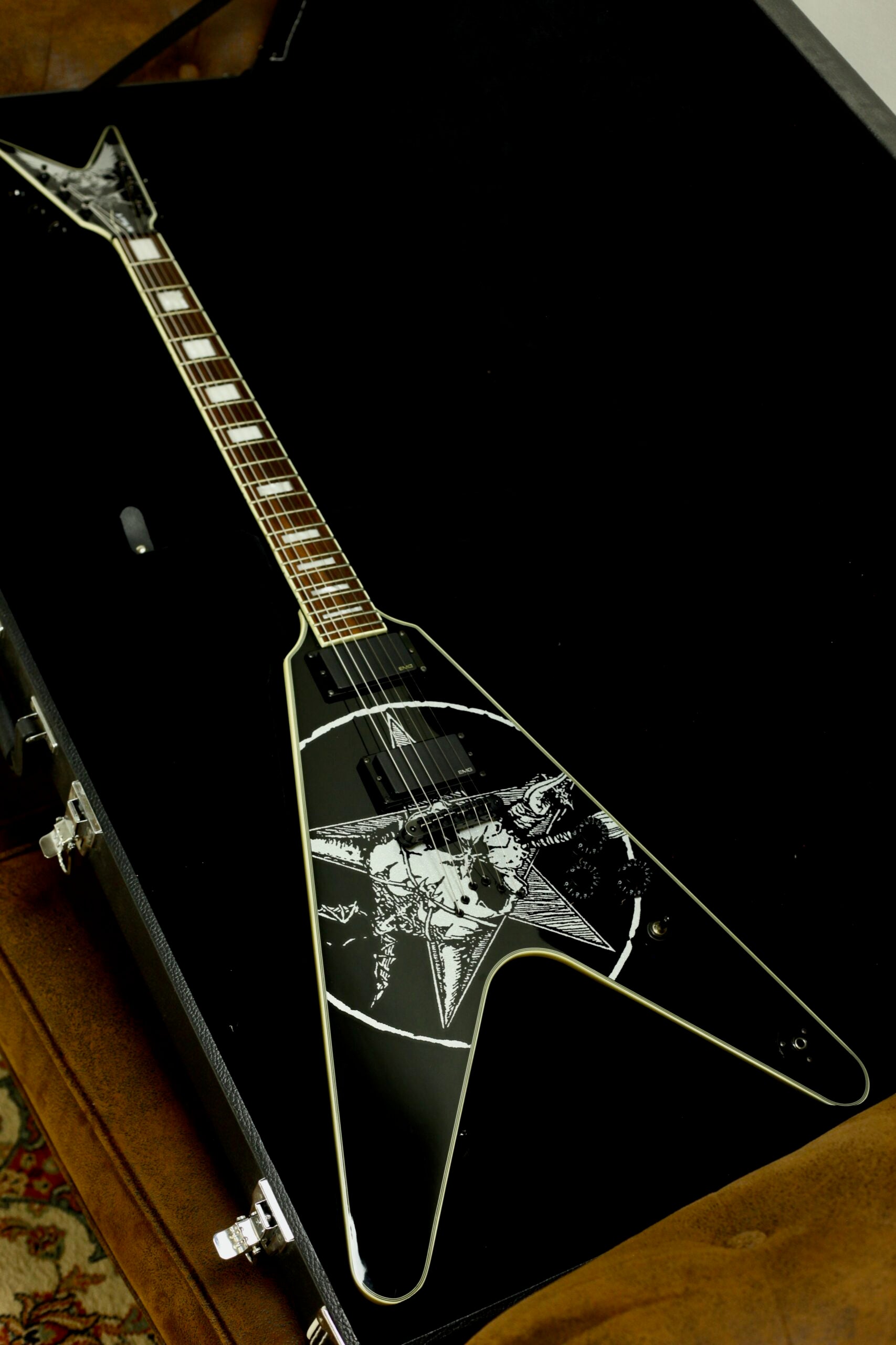 Dean Eric Peterson Old Skull V | Black