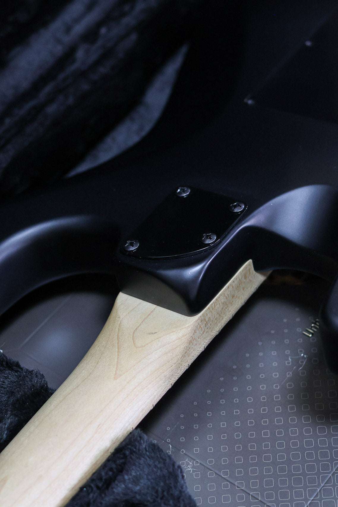Charvel Jim Root Signature | Black