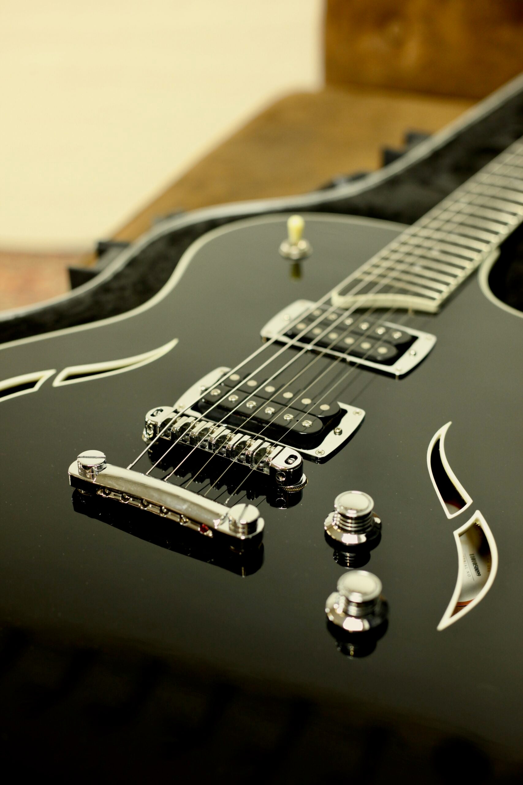 Taylor T3 Semi-Hollowbody | Black