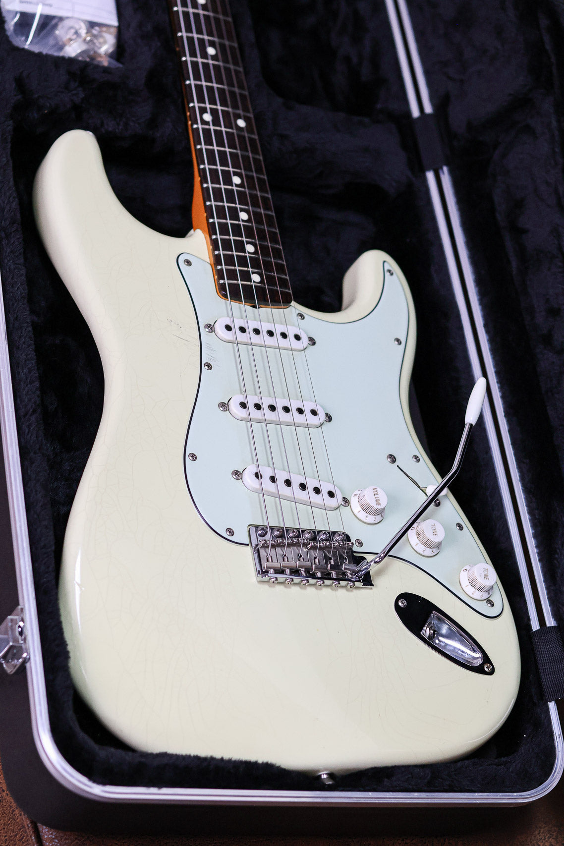 Del-Tone Stratocaster 00's | White