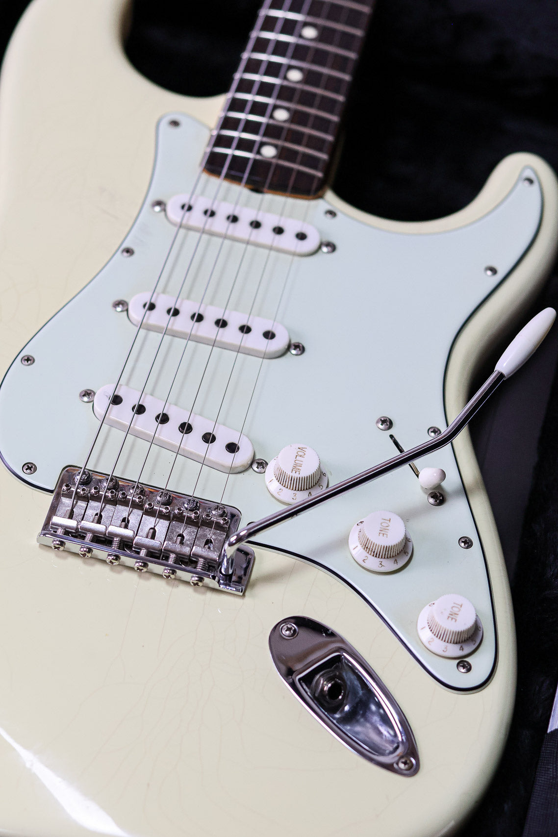 Del-Tone Stratocaster 00's | White