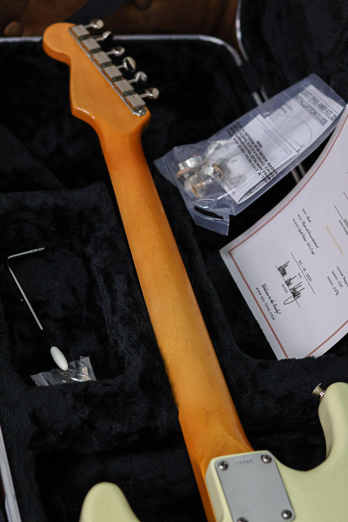Del-Tone Stratocaster 00's | White