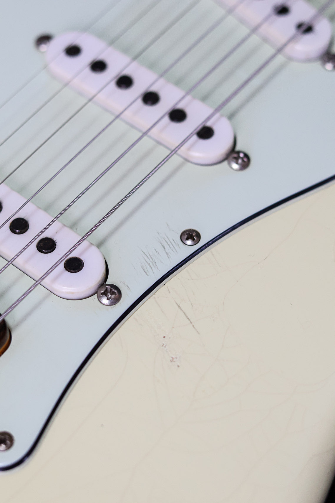 Del-Tone Stratocaster 00's | White