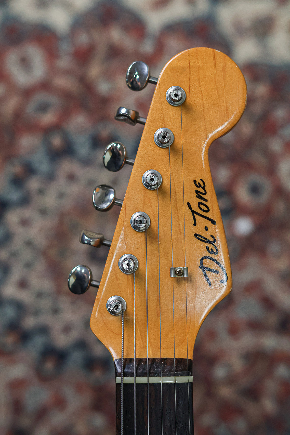 Del-Tone Stratocaster 00's | White