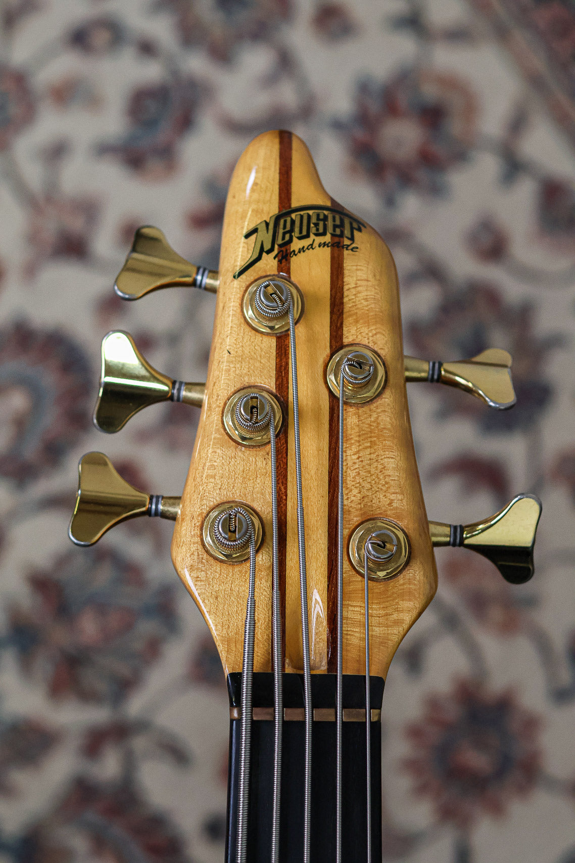 Neuser Courage 5 1995 | Tigerflamed Glossy