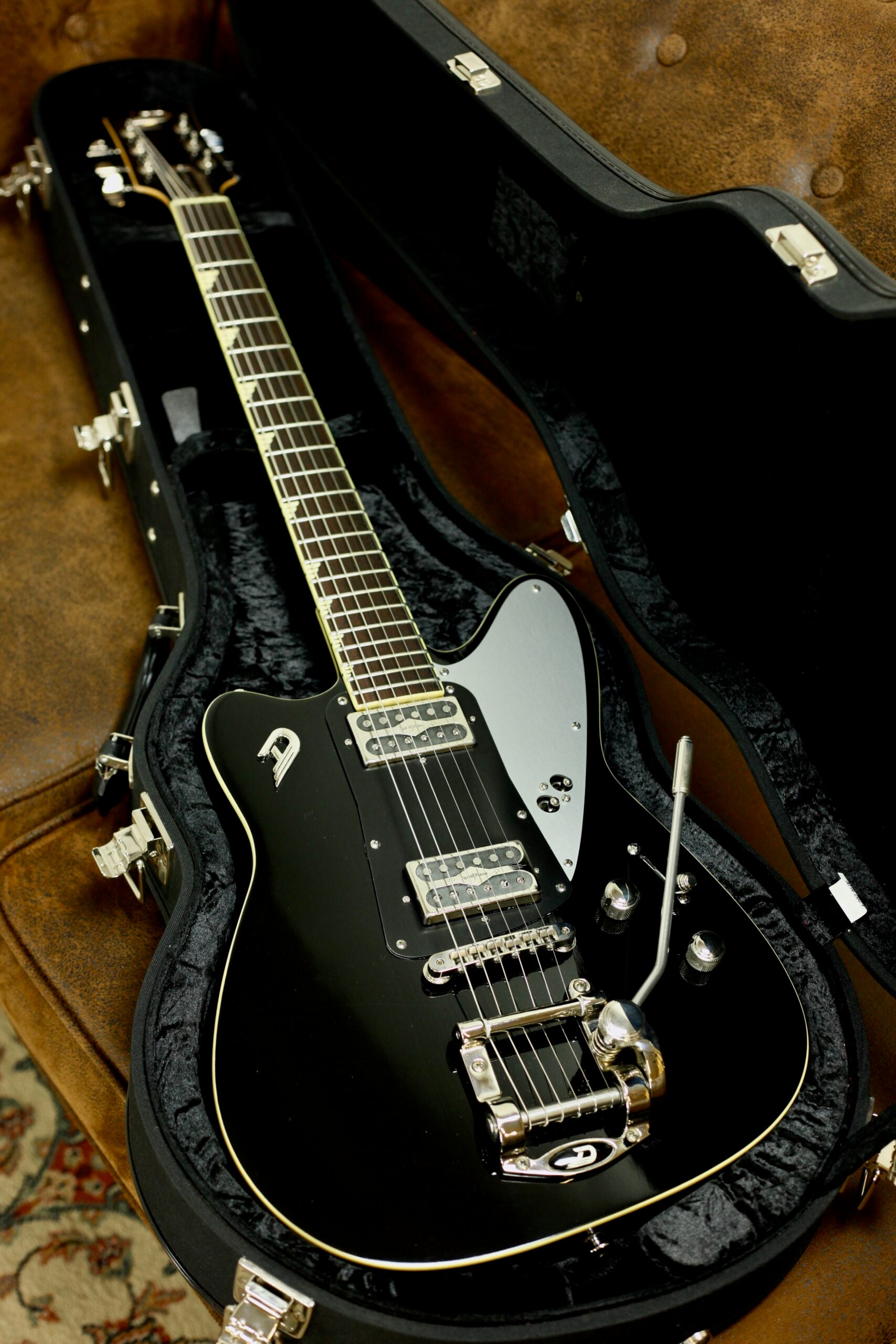 Duesenberg The Falken Tremolo | Black