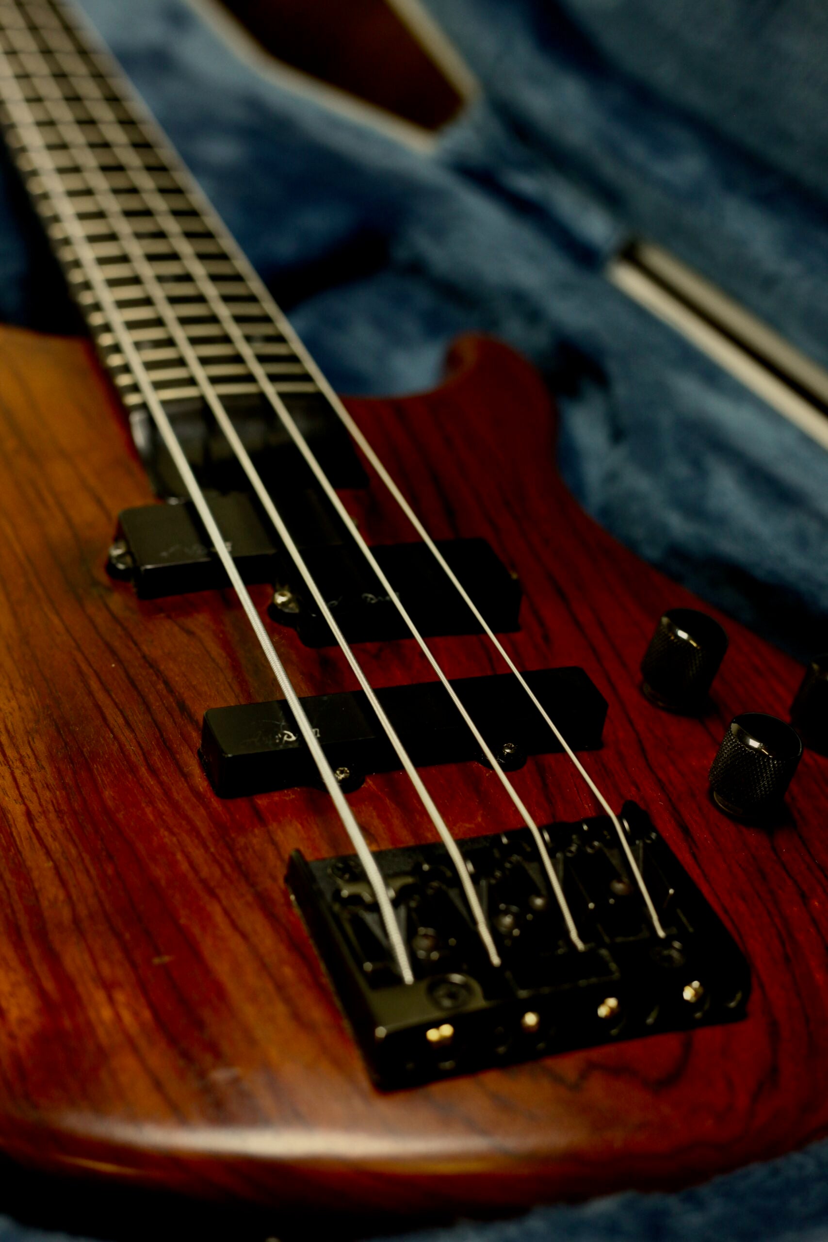 Aria Pro II Integra Series Bass | Walnut Satin