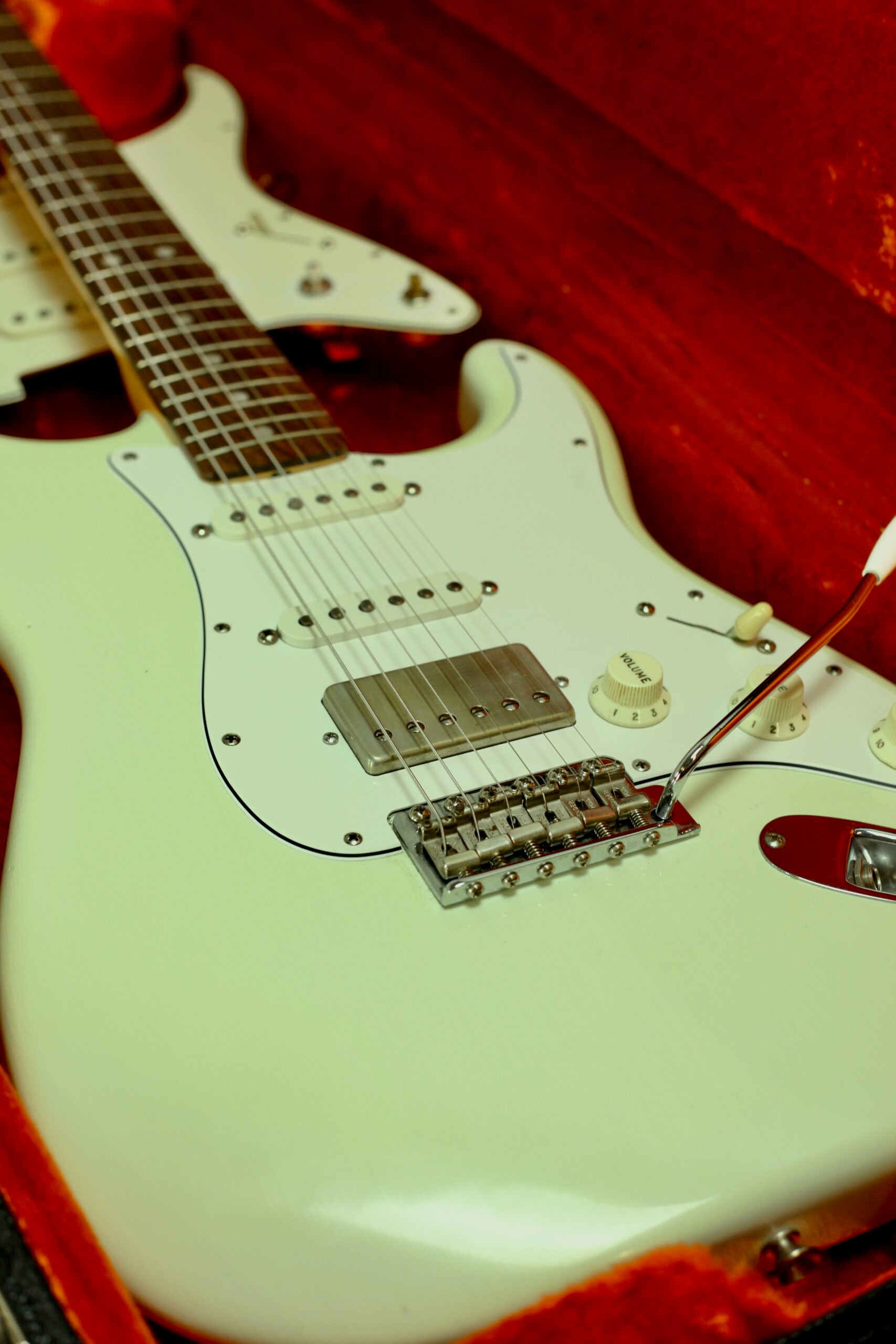 Fender American Vintage '65 Stratocaster Re-Issue | Olympic White