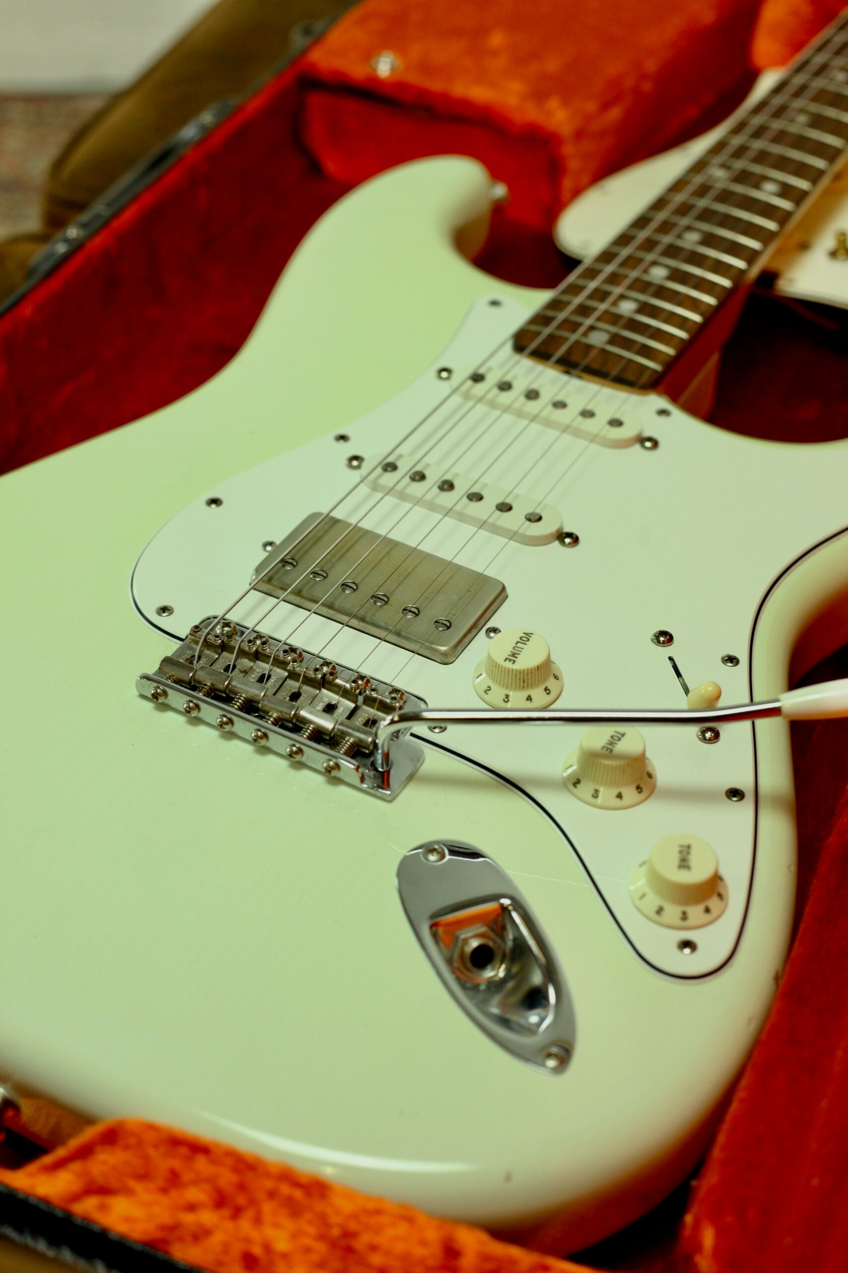 Fender American Vintage '65 Stratocaster Re-Issue | Olympic White
