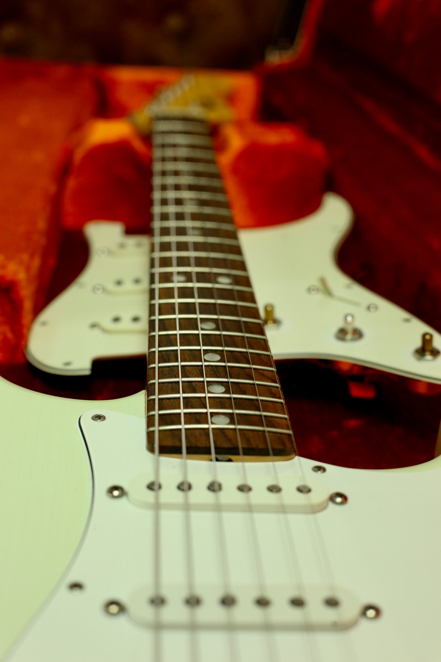 Fender American Vintage '65 Stratocaster Re-Issue | Olympic White