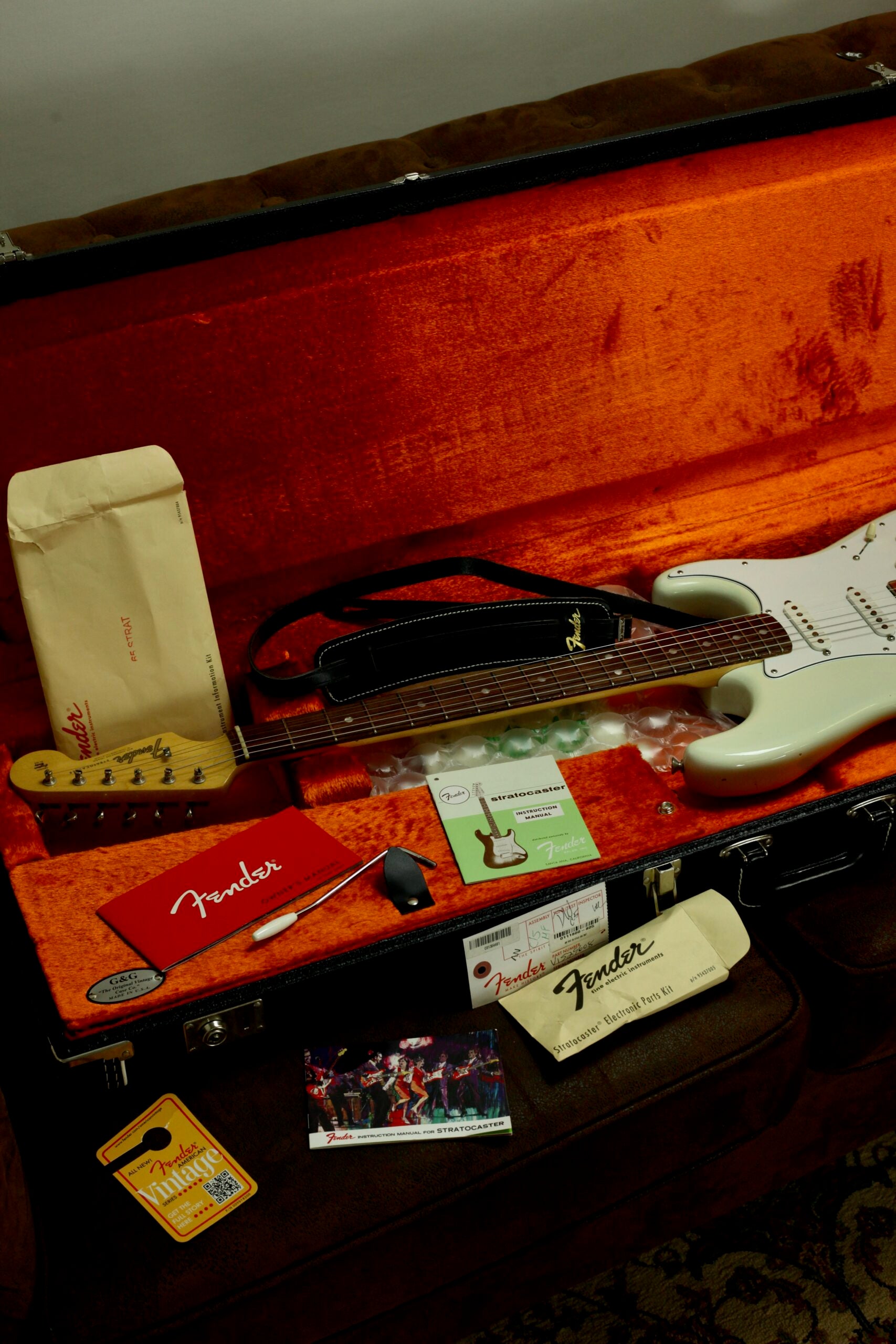 Fender American Vintage '65 Stratocaster Re-Issue | Olympic White