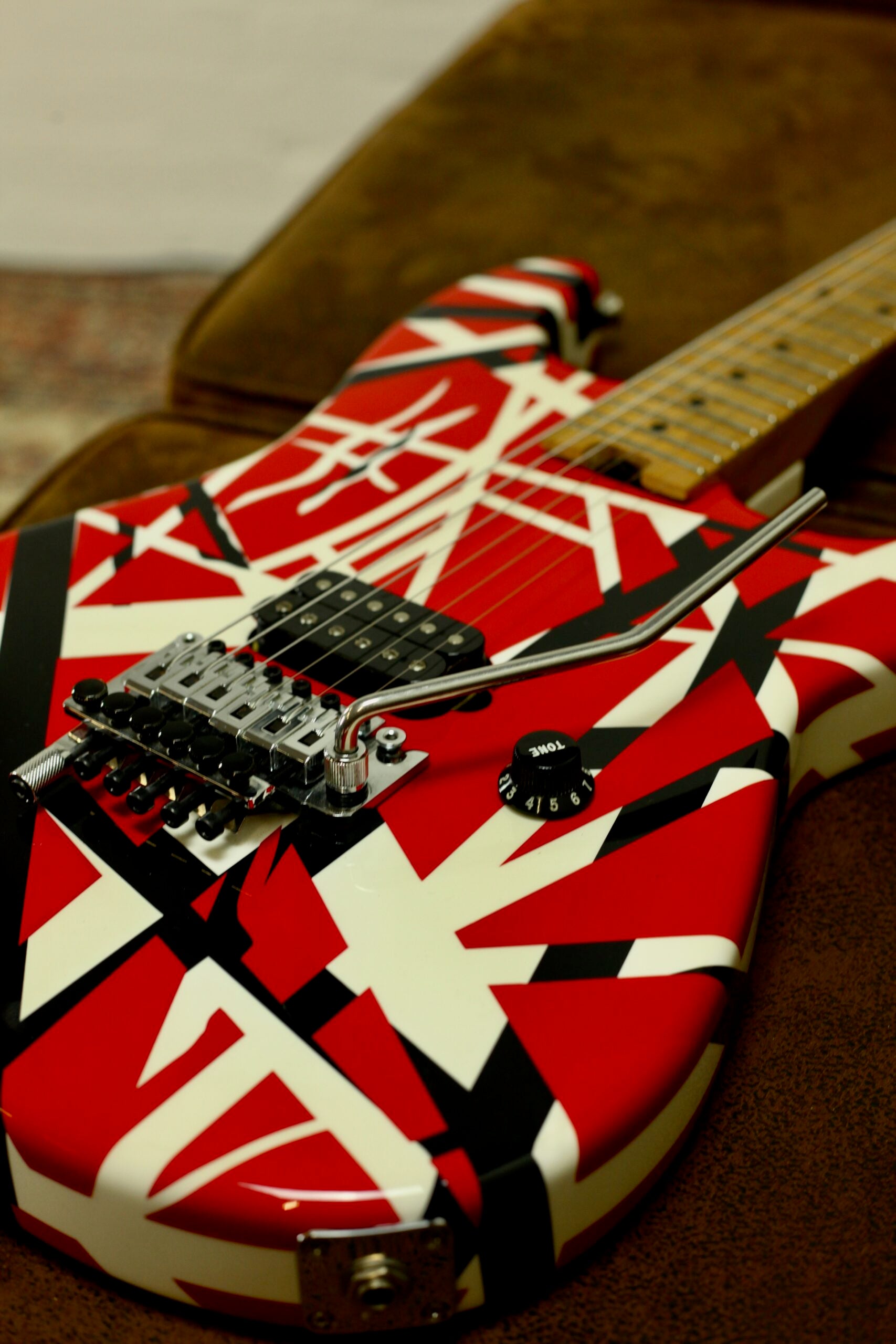 EVH Stripe Series | Red Black