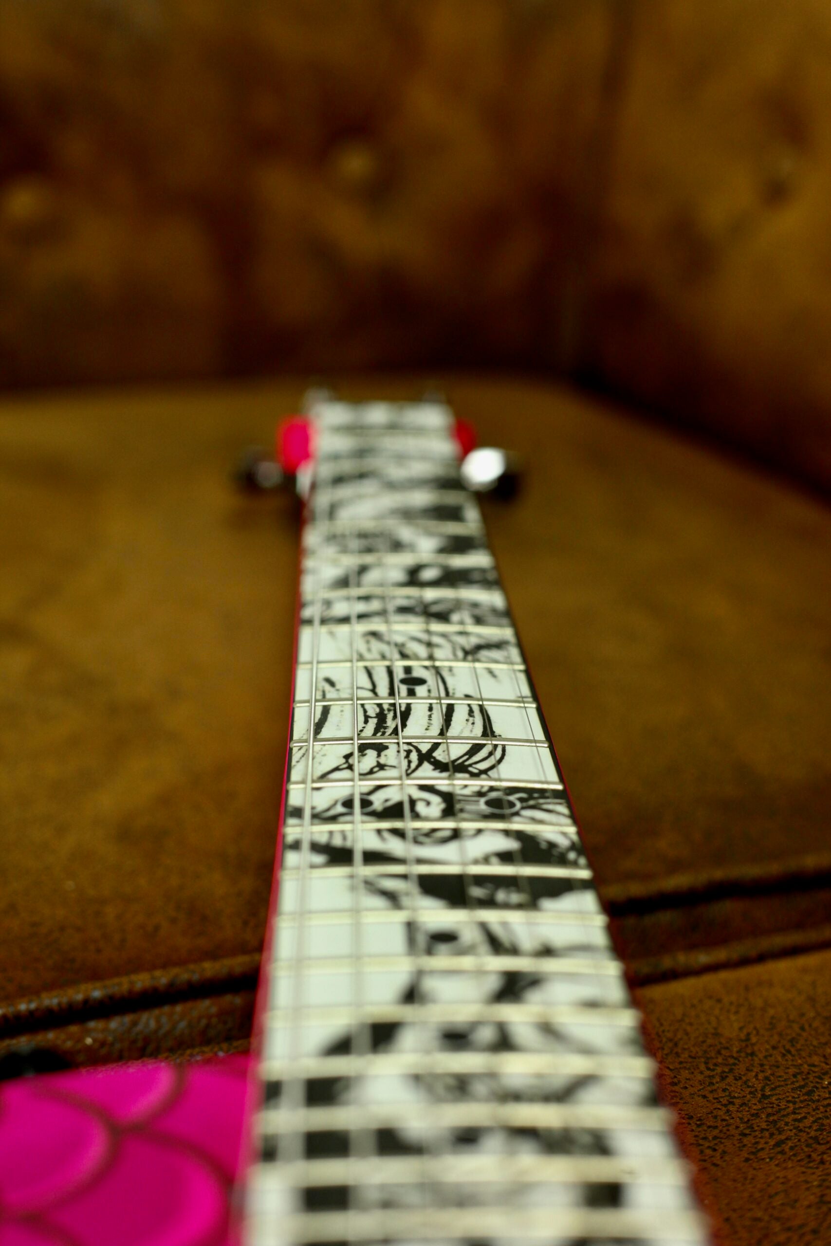 Enya Shinichi Kobayashi Signature Loong Nova Go Sonic | Pink