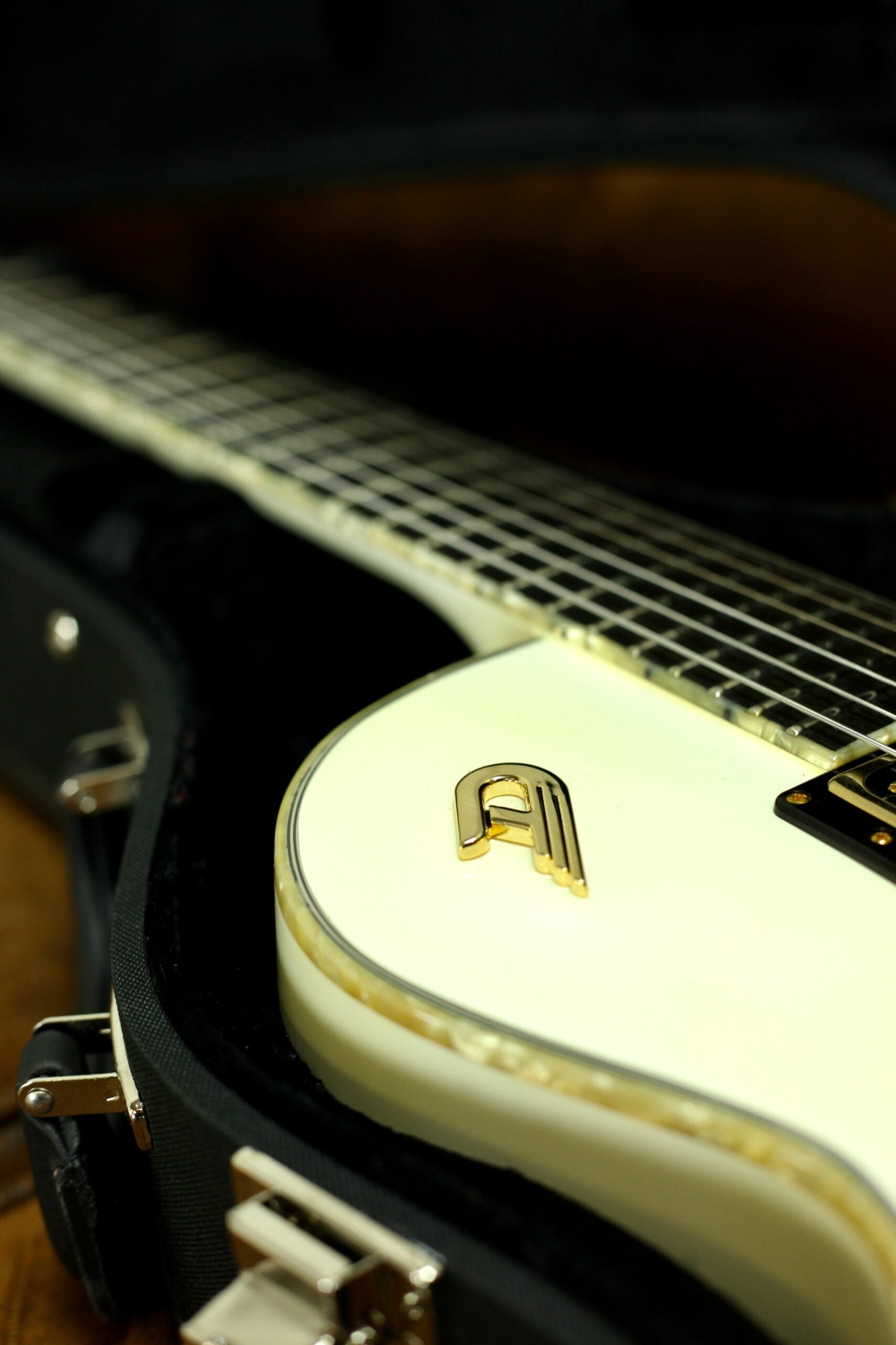 Duesenberg Fantom 2025 | Aged White