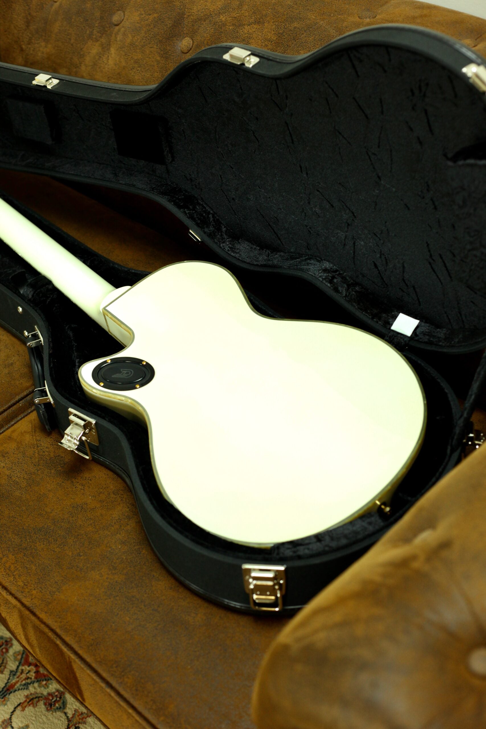 Duesenberg Fantom 2025 | Aged White
