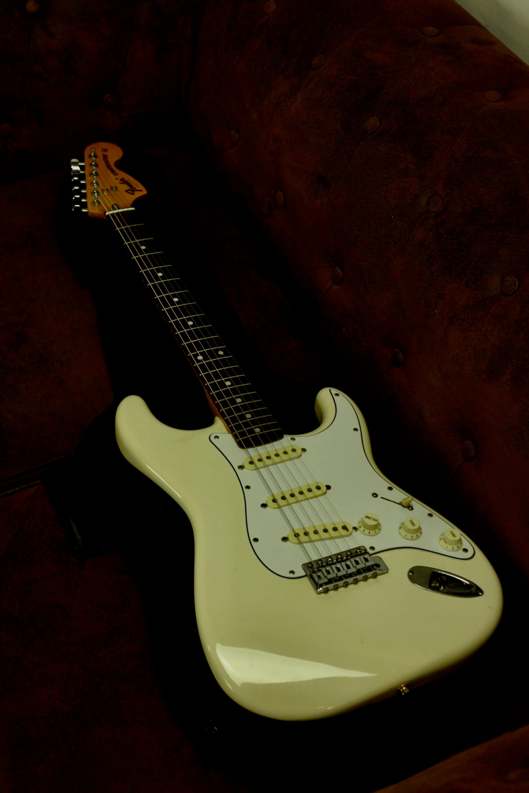 Fender Stratocaster MIJ 1985 | Vintage White