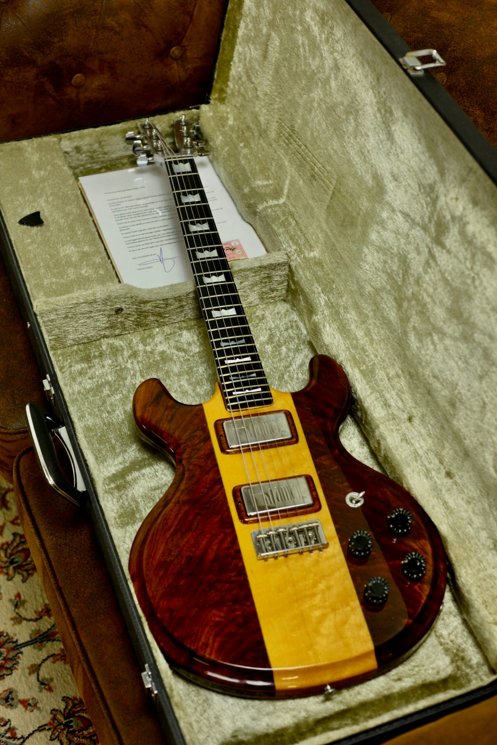 Kramer 650G “Artist” USA (1978) | Walnut Alembic