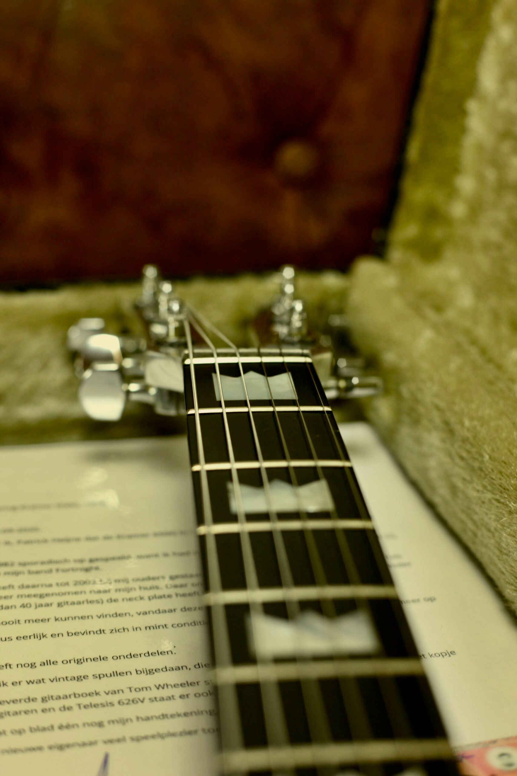 Kramer 650G “Artist” USA (1978) | Walnut Alembic