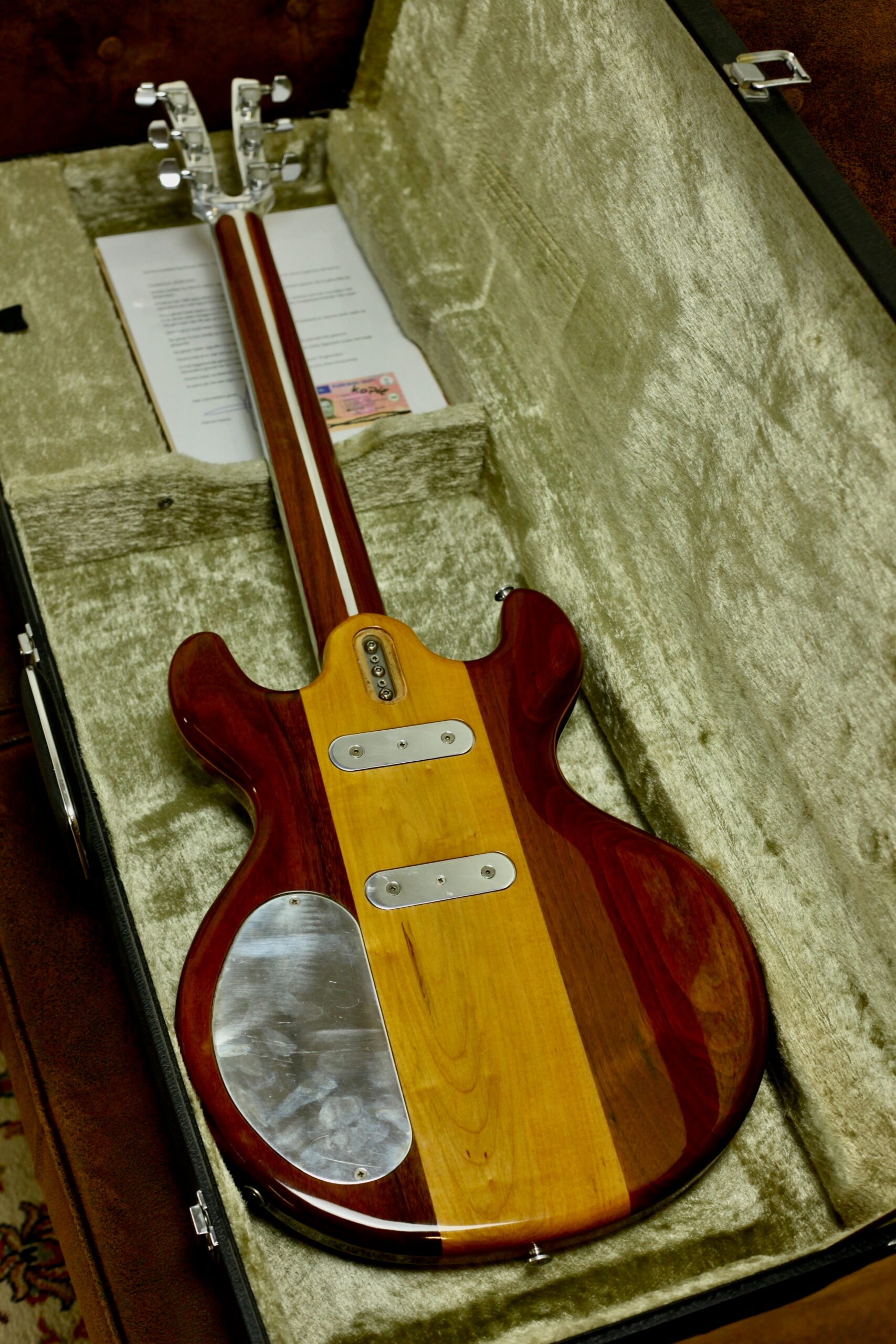 Kramer 650G “Artist” USA (1978) | Walnut Alembic