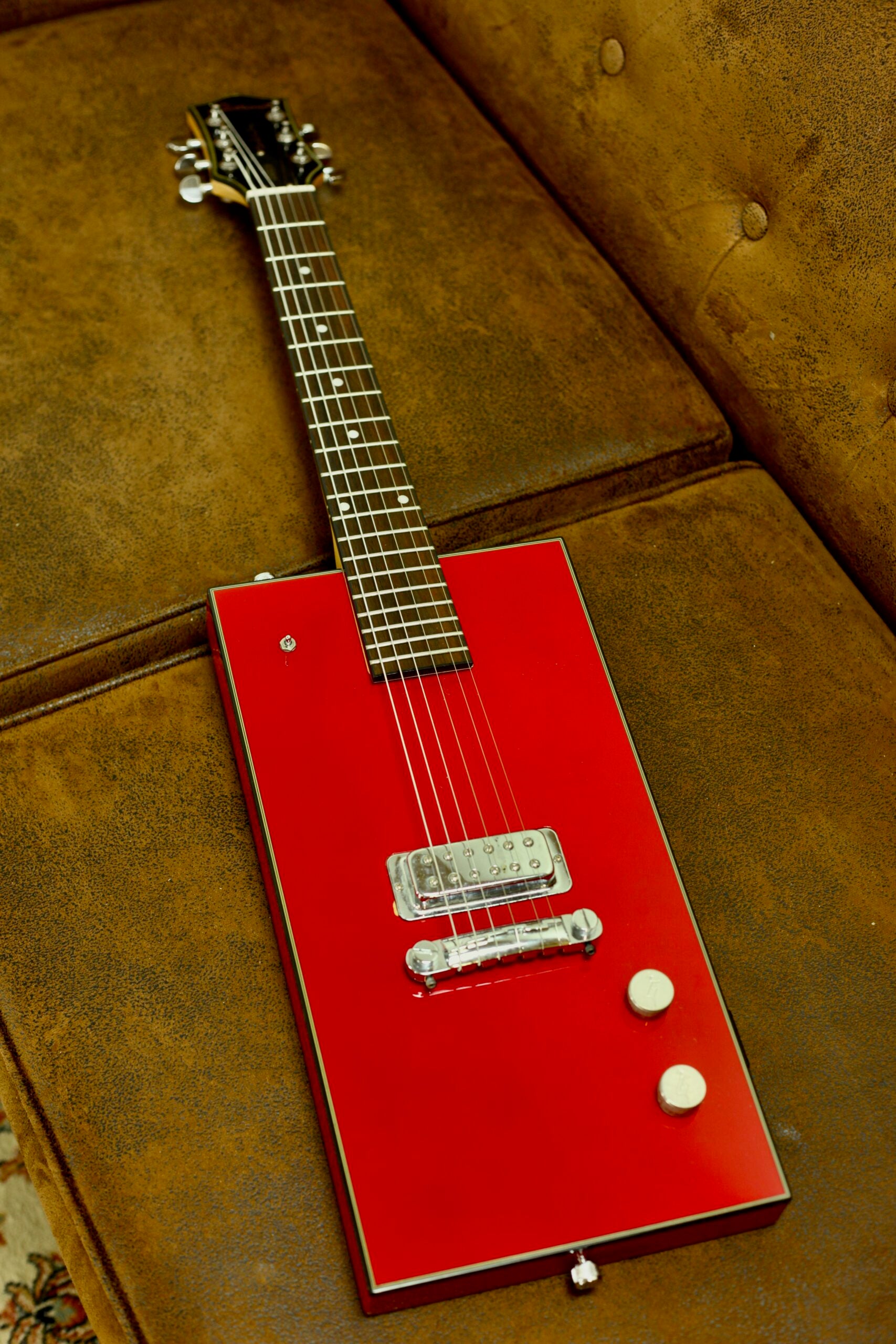 Gretsch Electromatic Bo Diddley mini G1850 | Candy Apple Red