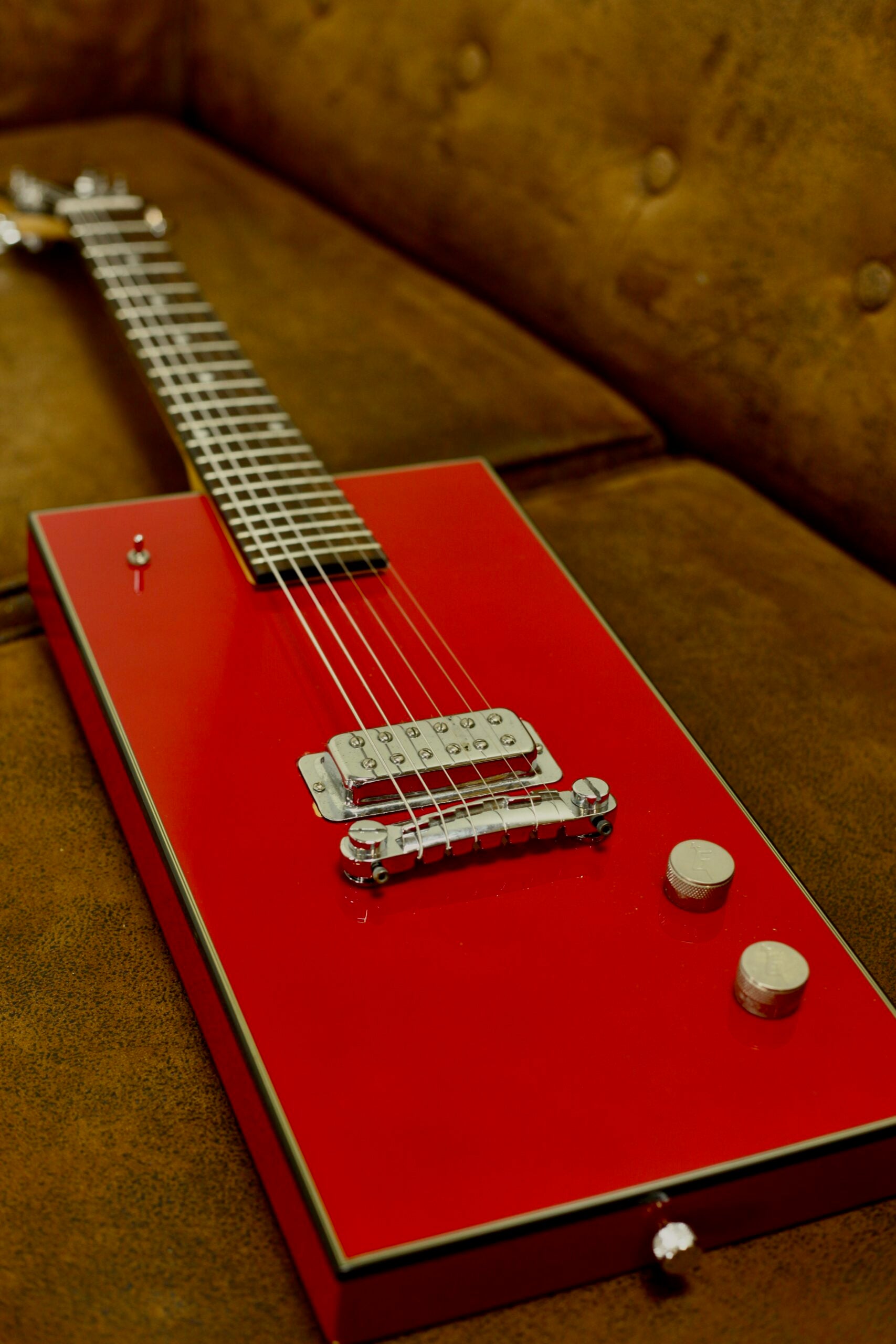 Gretsch Electromatic Bo Diddley mini G1850 | Candy Apple Red