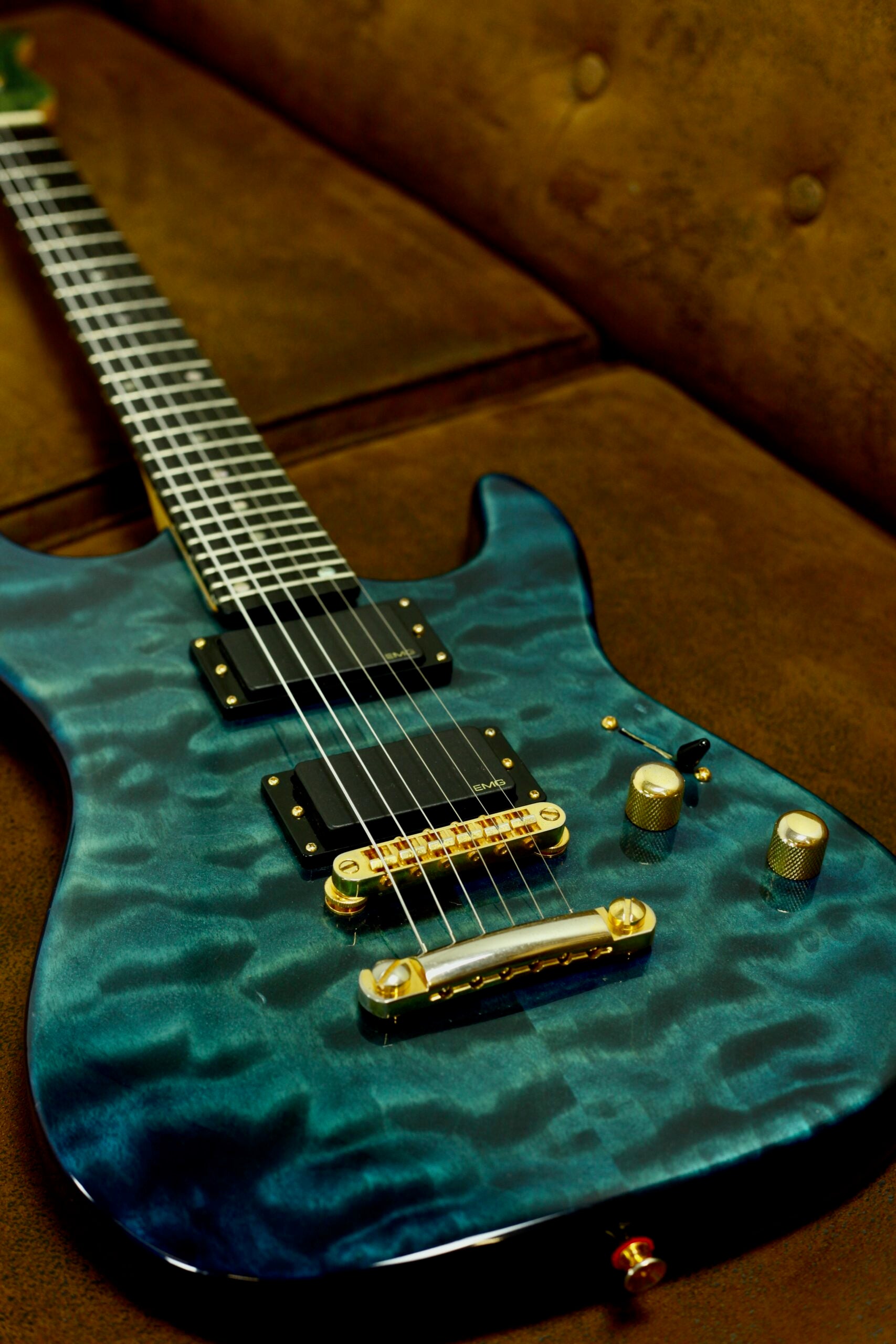 Valley Arts Custom Pro QM | Aqua Burst