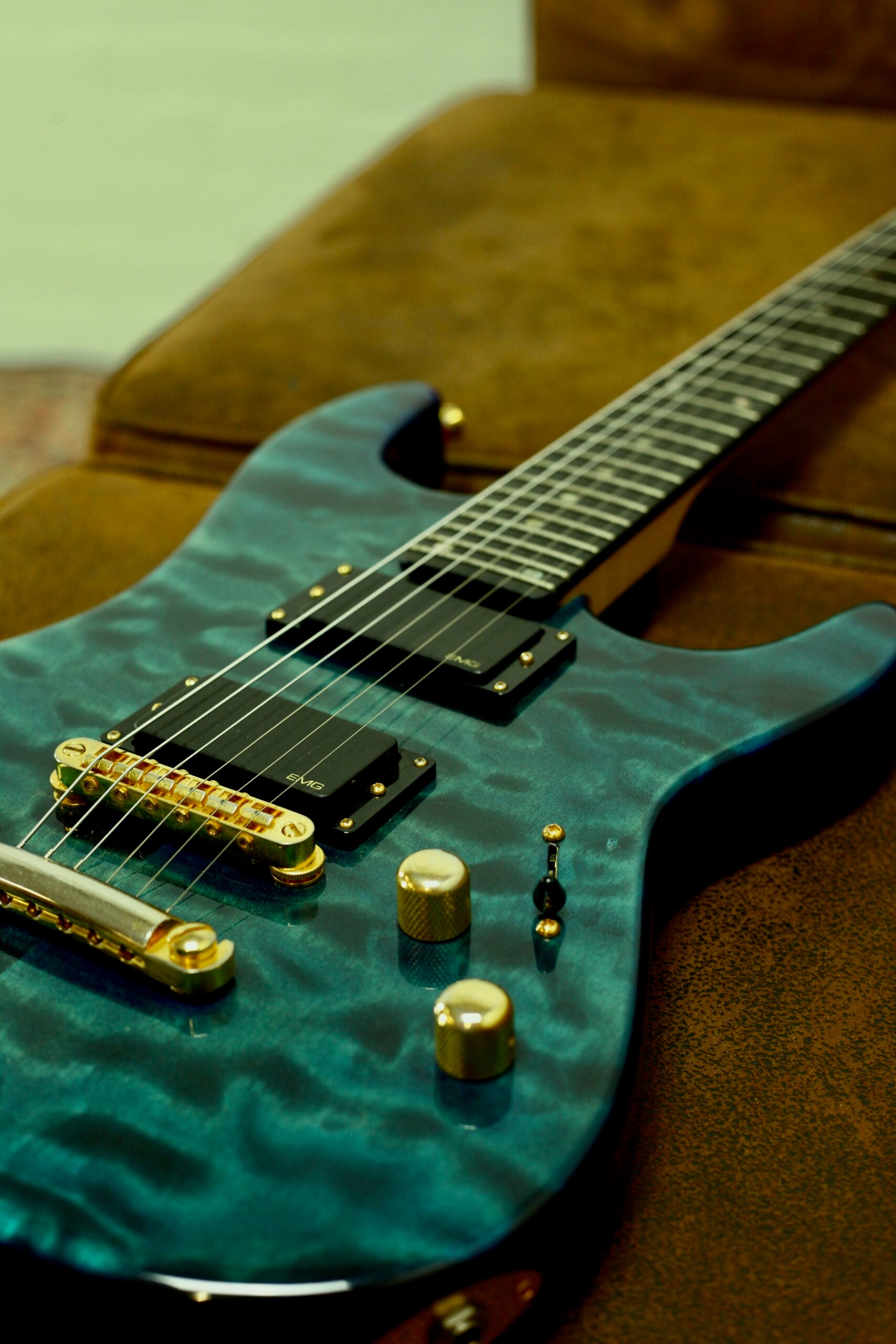 Valley Arts Custom Pro QM | Aqua Burst