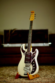 Burns “The Legend” Hank Marvin Signature | White